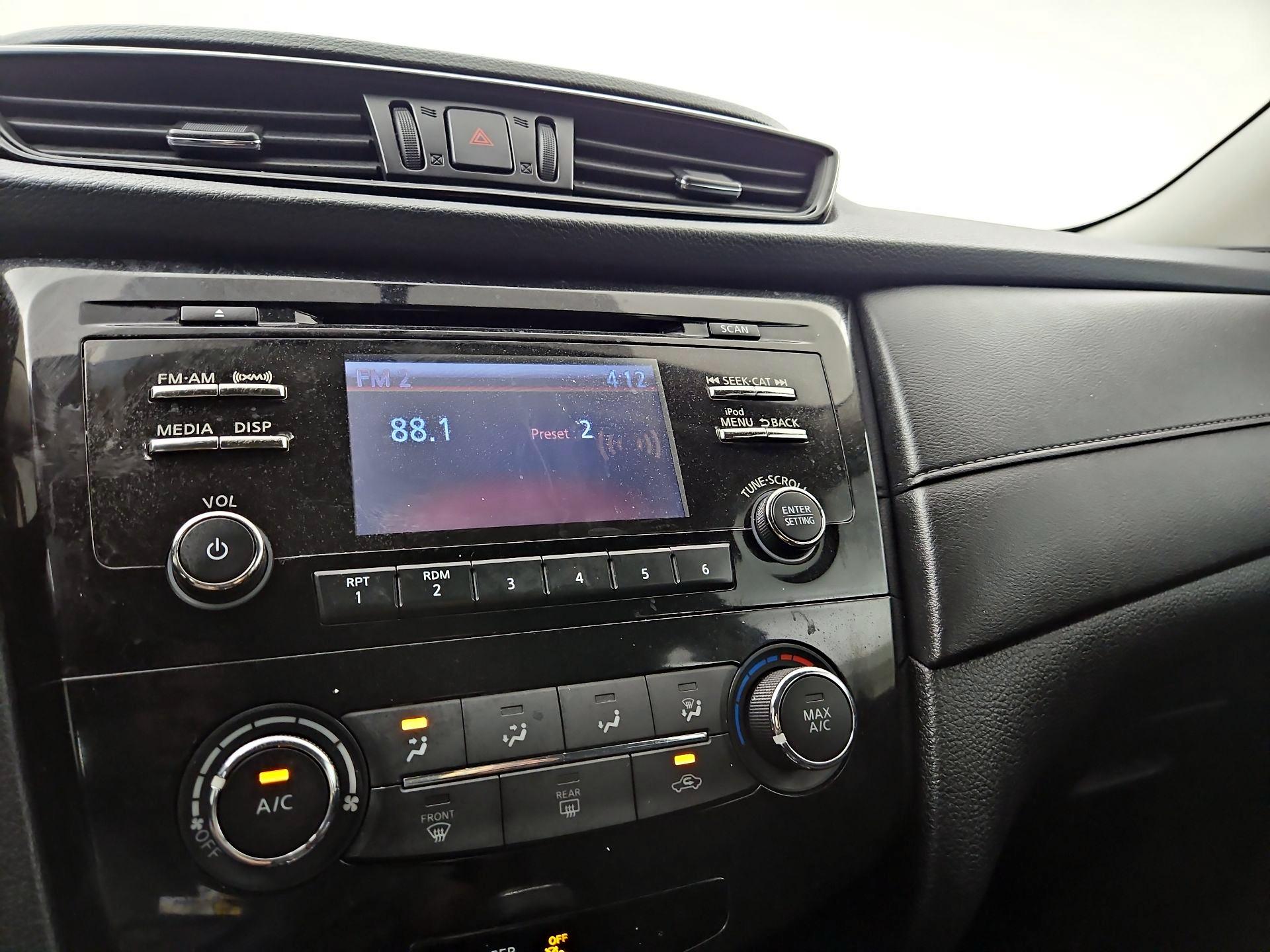 Thumbnail: 2017 Nissan Rogue - 15