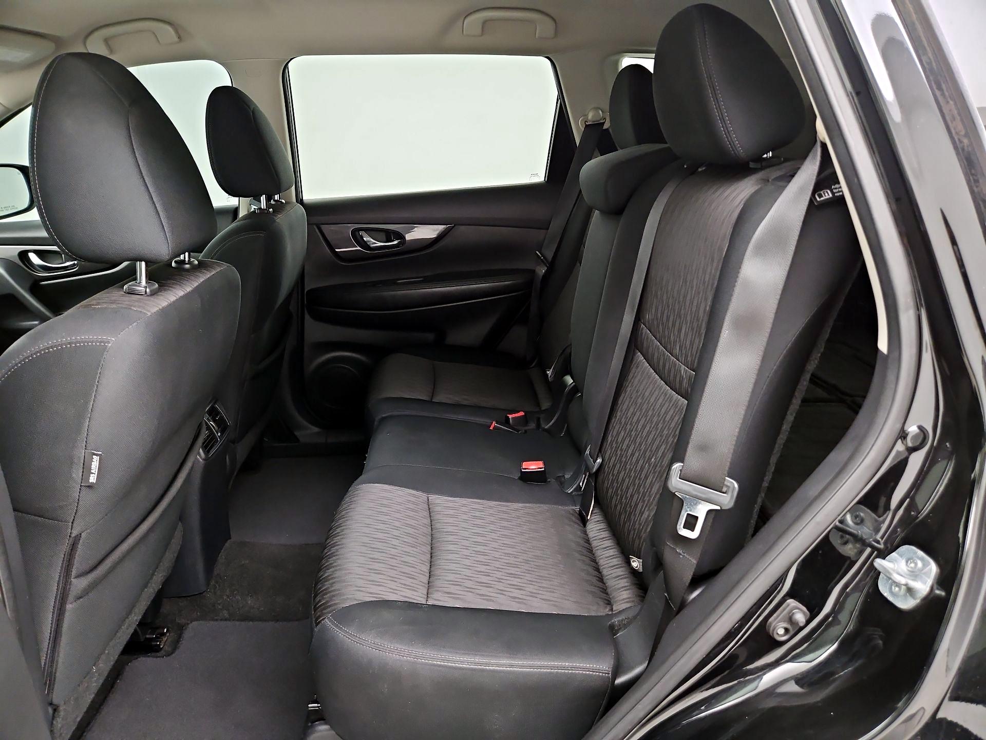 Thumbnail: 2017 Nissan Rogue - 19