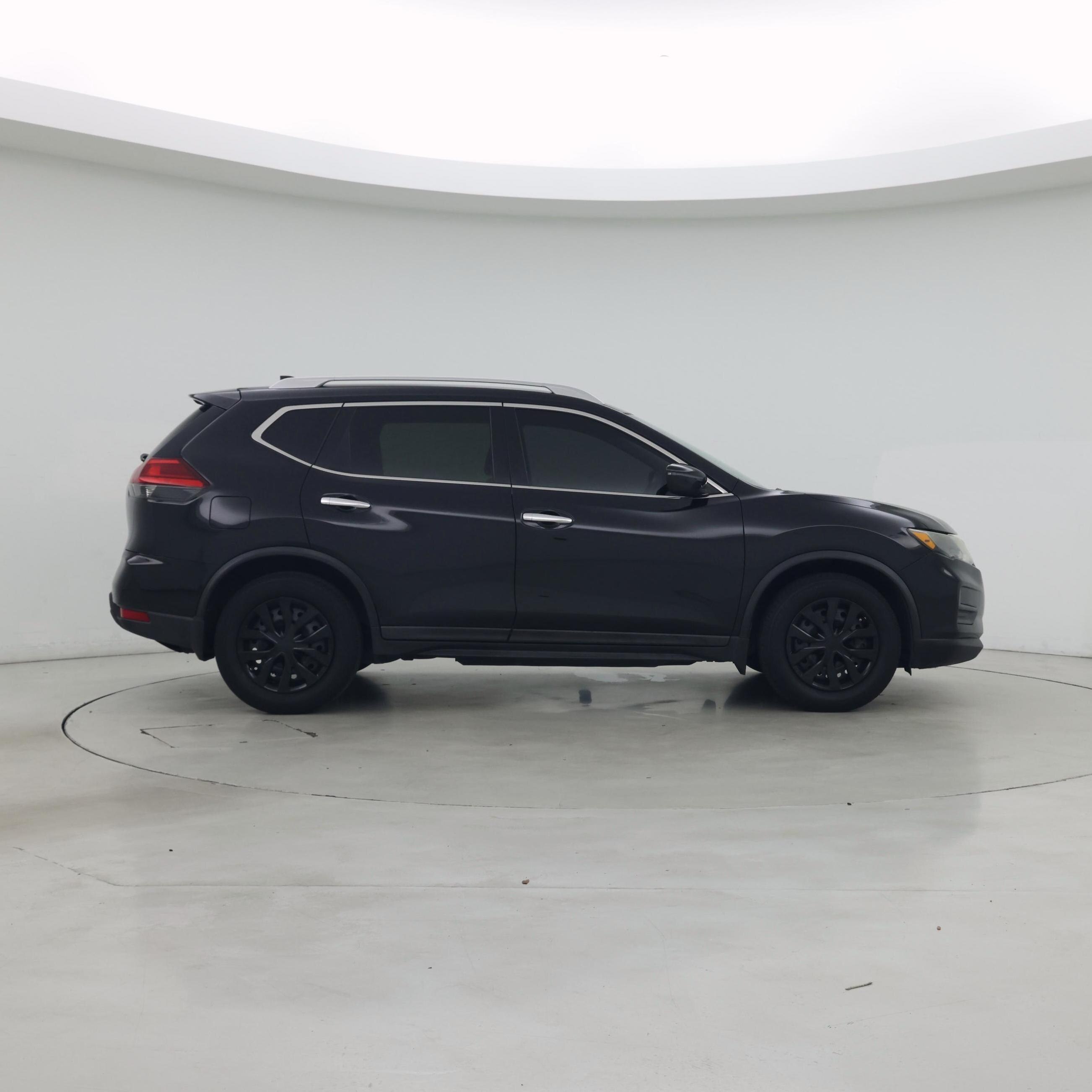 Thumbnail: 2017 Nissan Rogue - 7