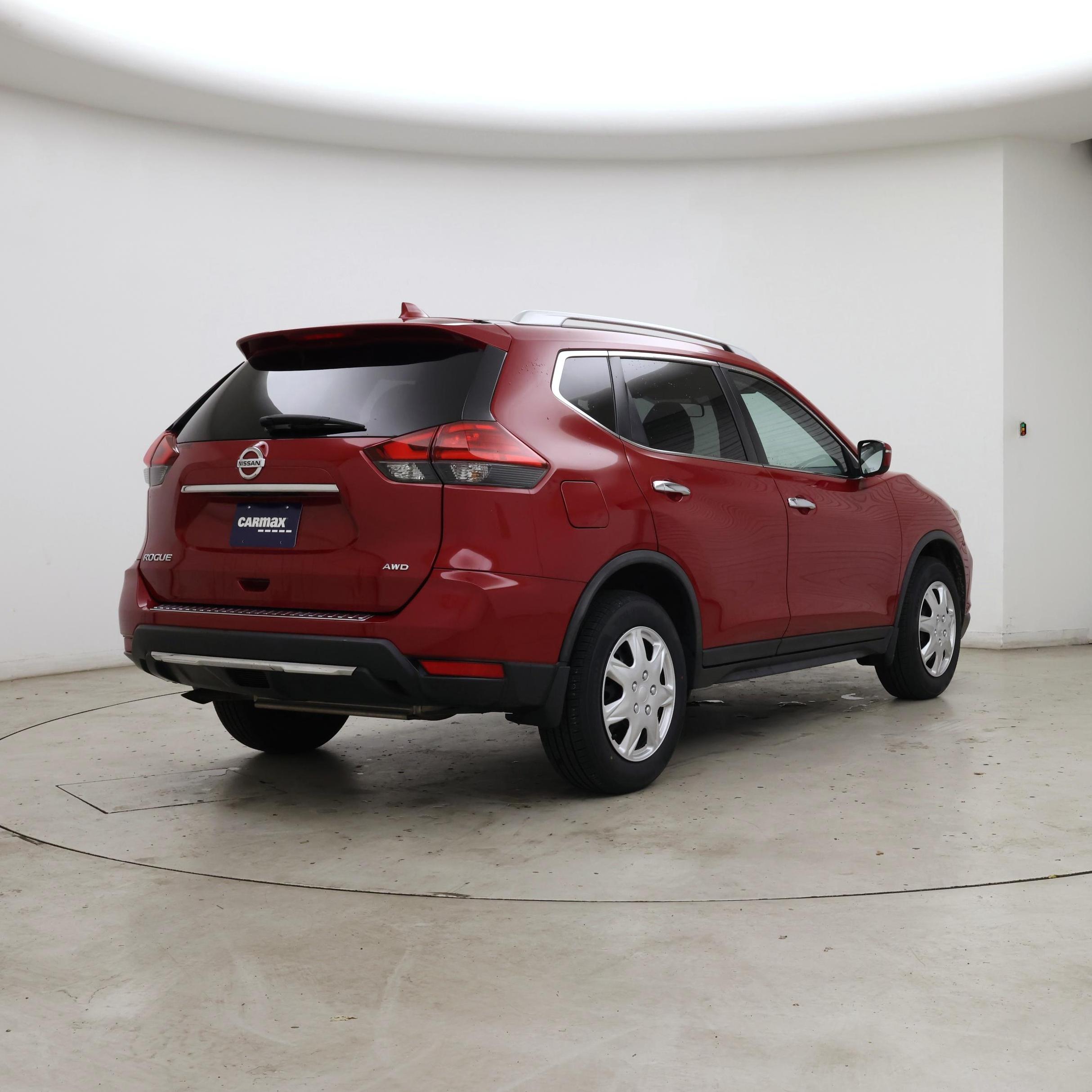 Thumbnail: 2017 Nissan Rogue - 8