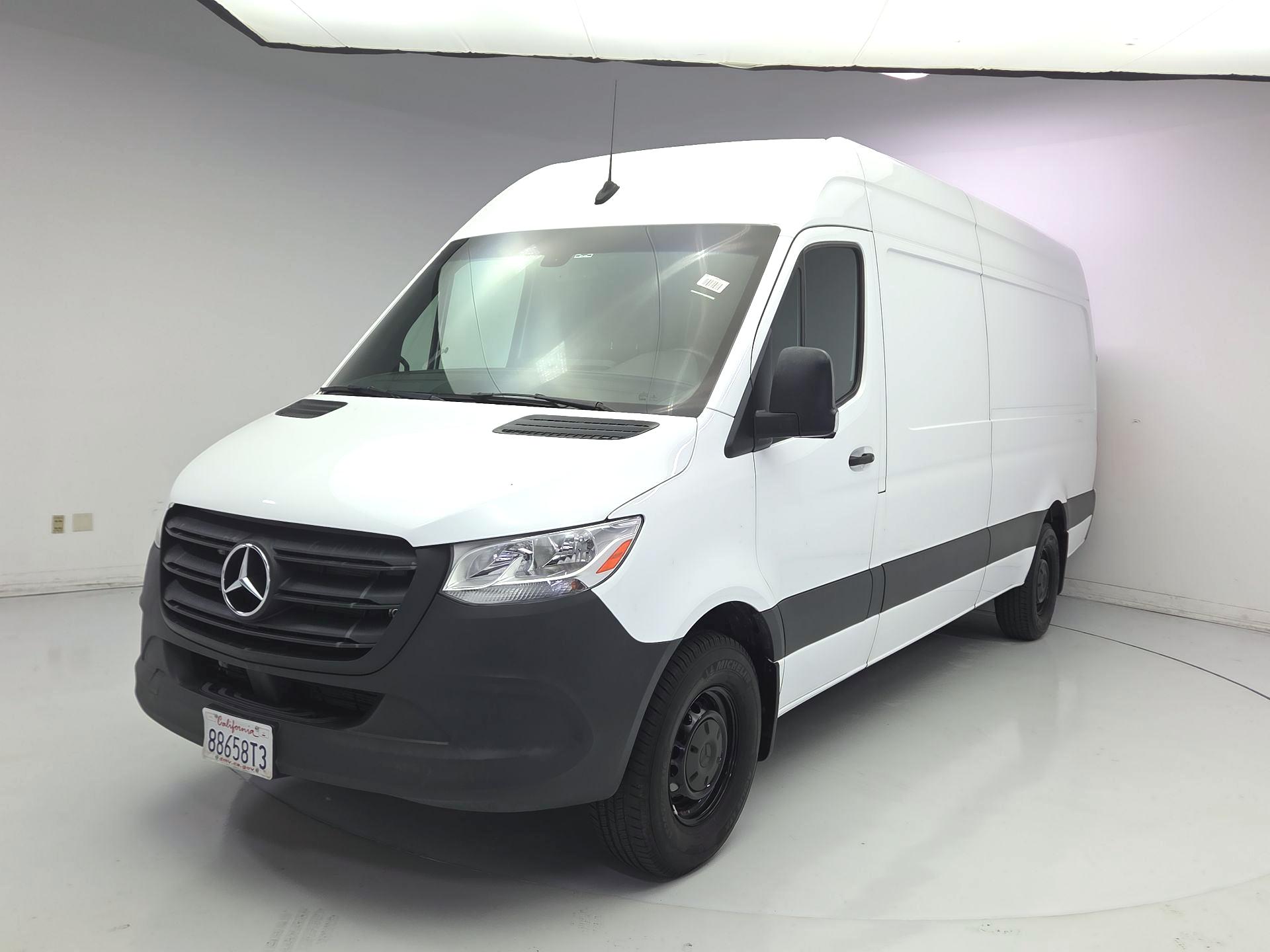 Thumbnail: 2023 Mercedes-Benz Sprinter - 3