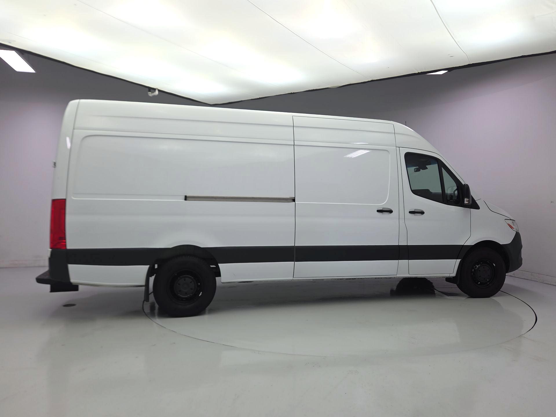 Thumbnail: 2023 Mercedes-Benz Sprinter - 4