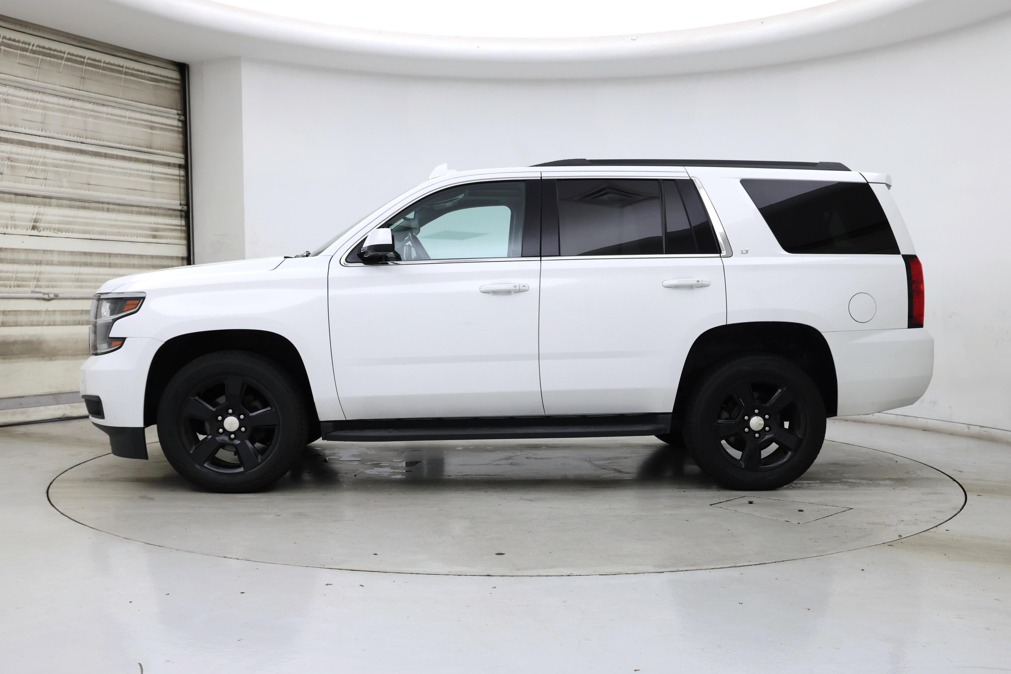 Thumbnail: 2017 Chevrolet Tahoe - 3