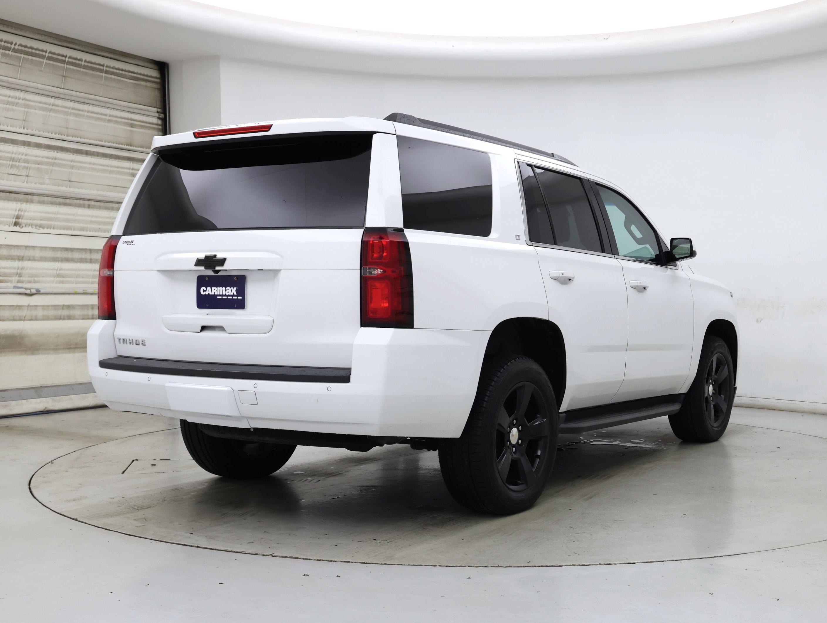 Thumbnail: 2017 Chevrolet Tahoe - 8