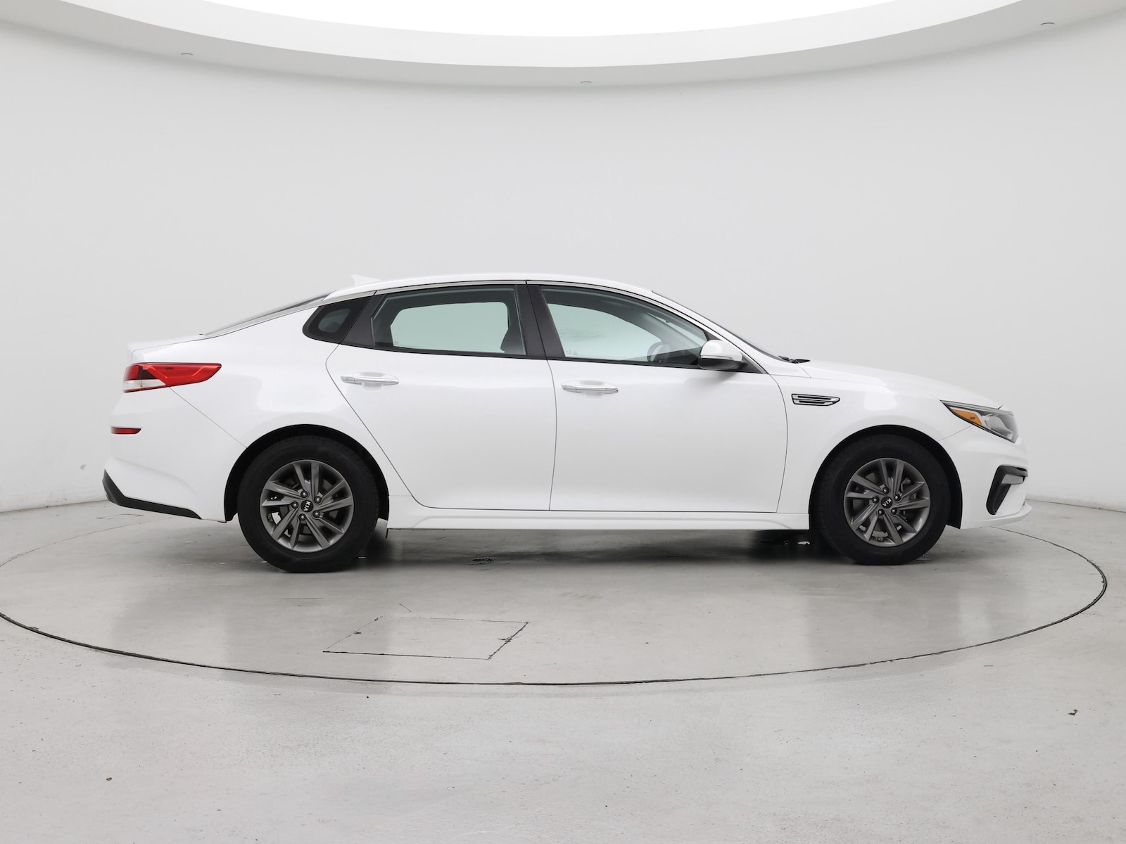 2020 Kia Optima LX - Photo 8