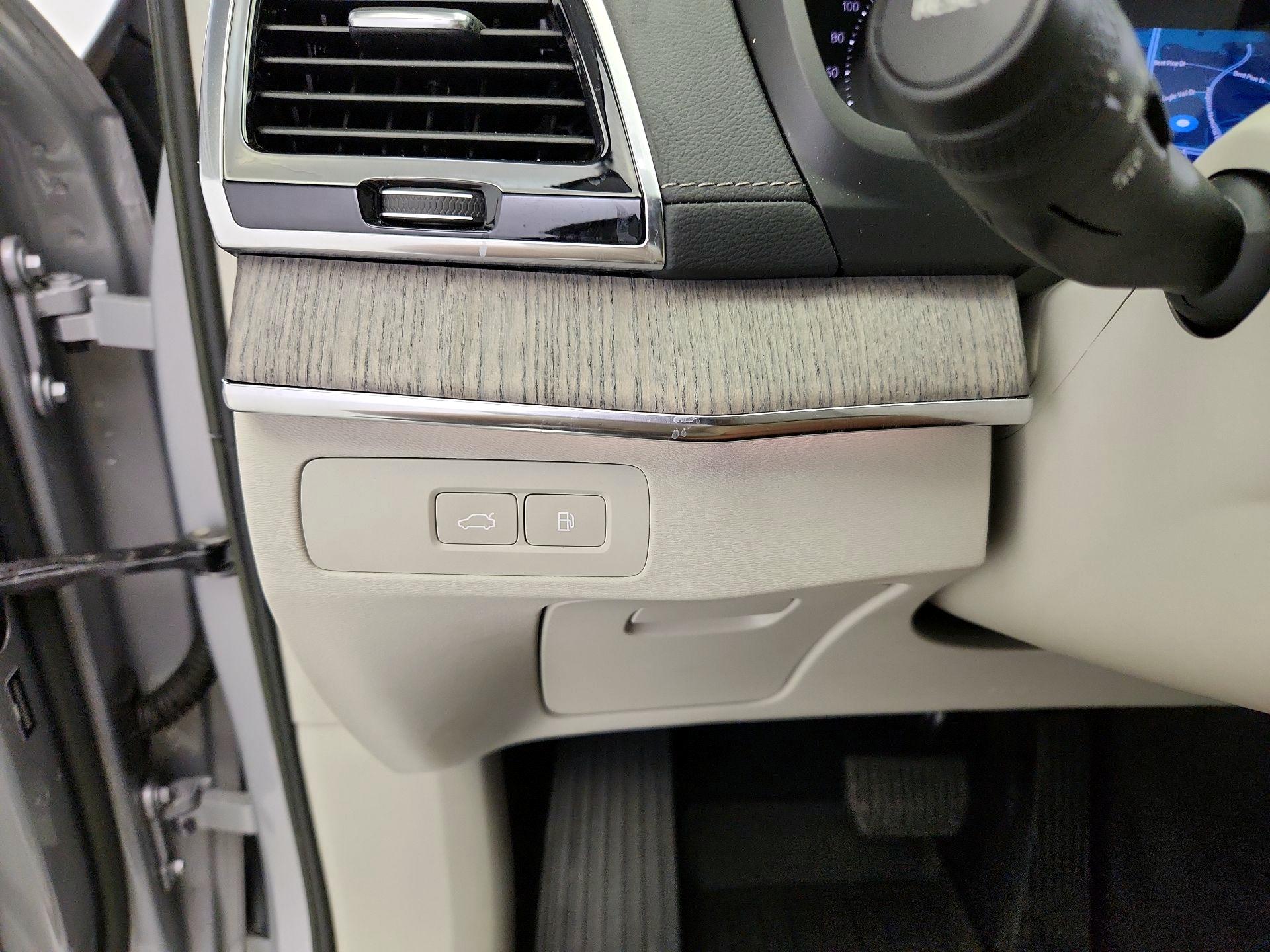 Thumbnail: 2023 Volvo XC90 - 13