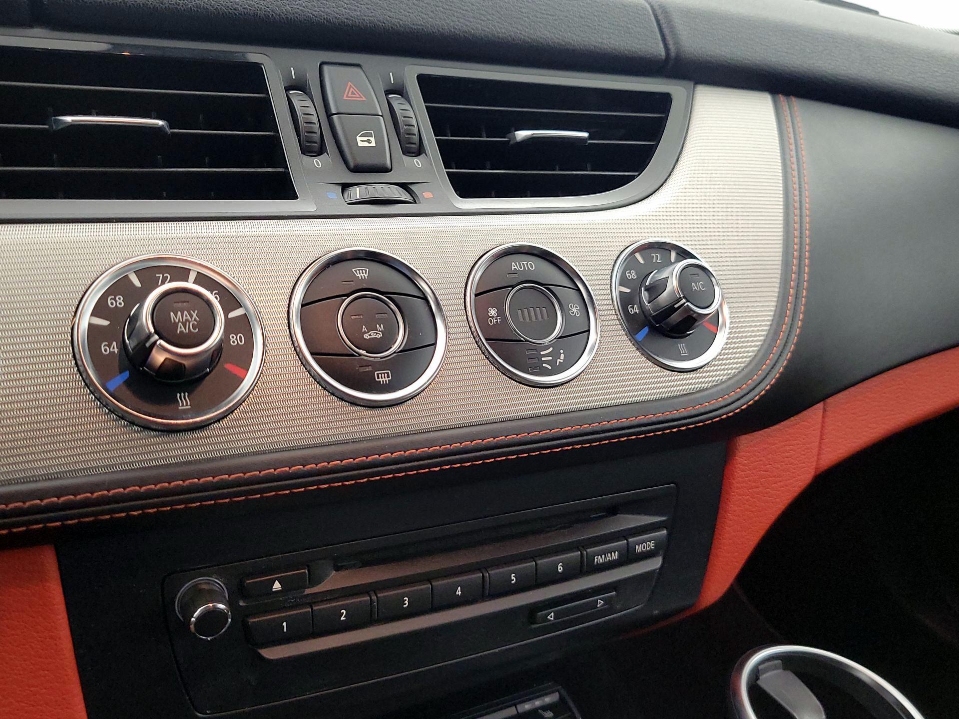 Thumbnail: 2014 BMW Z4 - 16