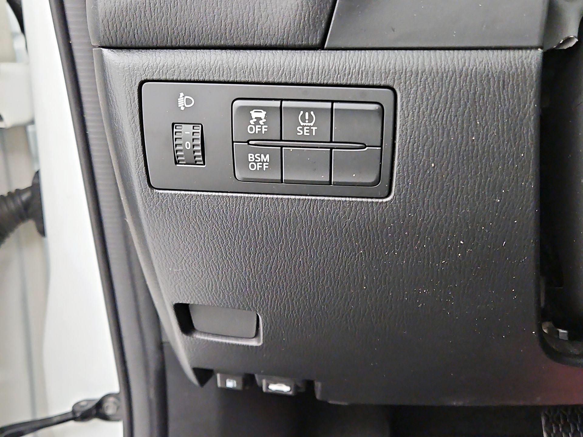 Thumbnail: 2014 Mazda Mazda3 - 13