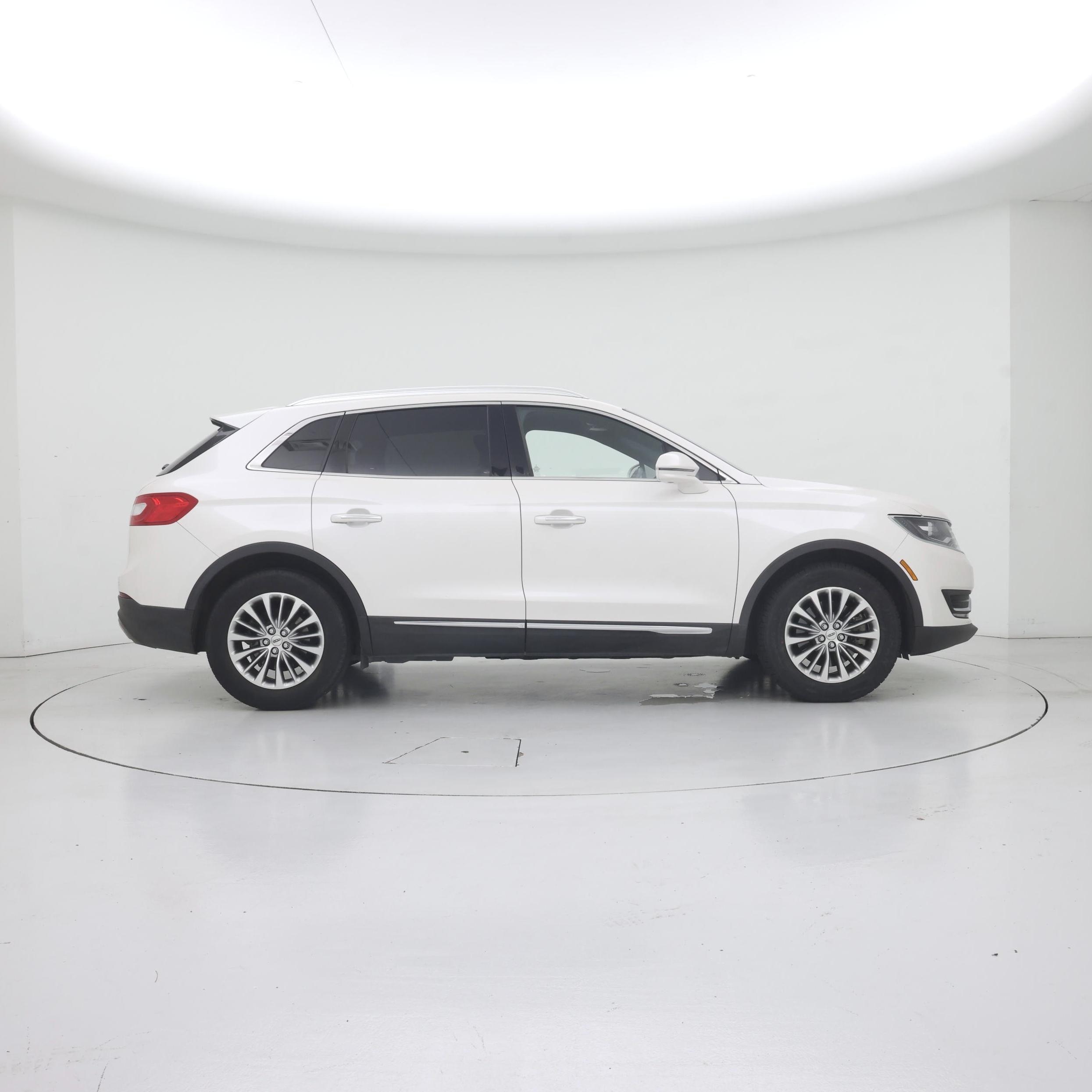 Thumbnail: 2018 Lincoln MKX - 7