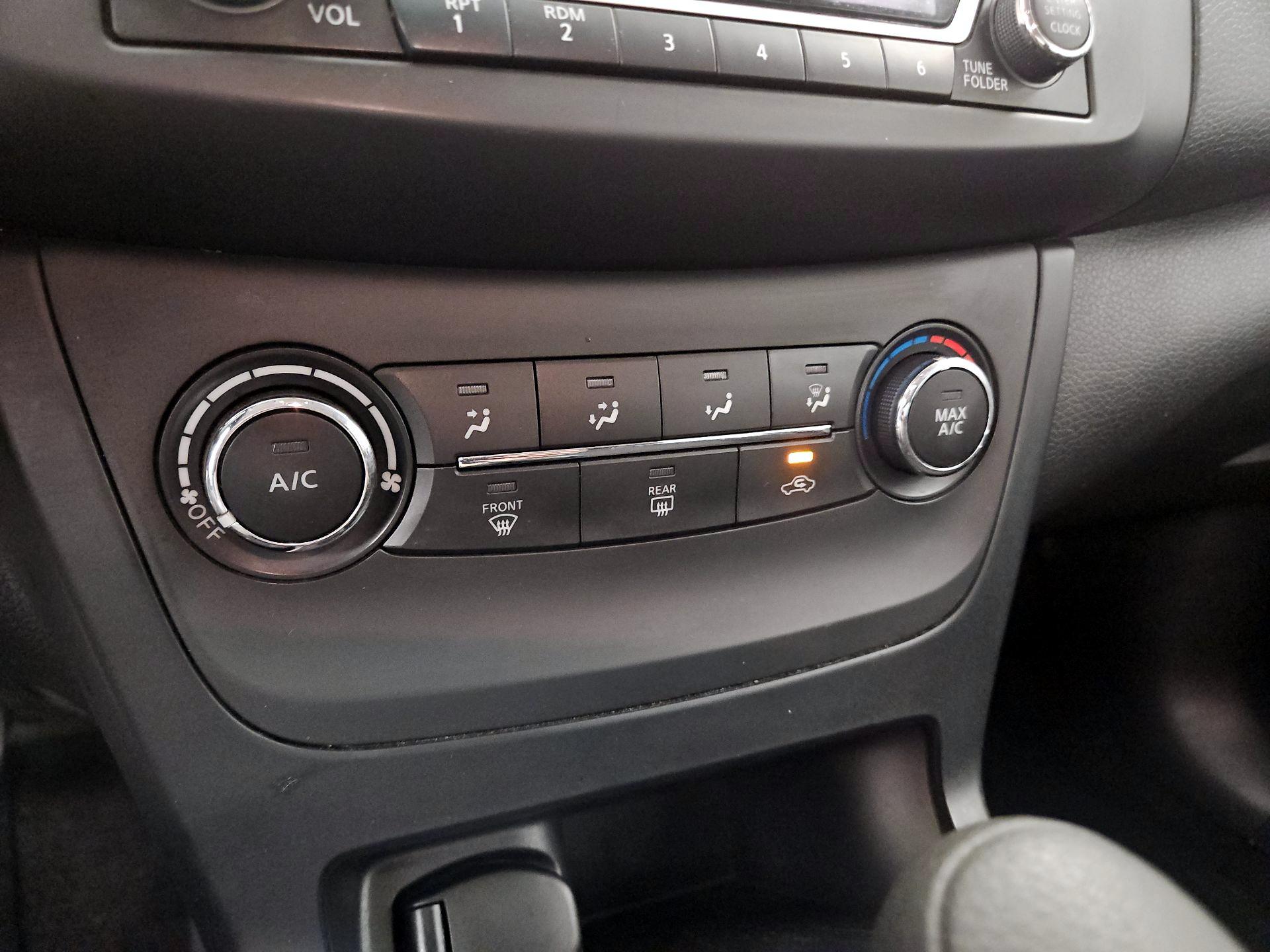 Thumbnail: 2018 Nissan Sentra - 14