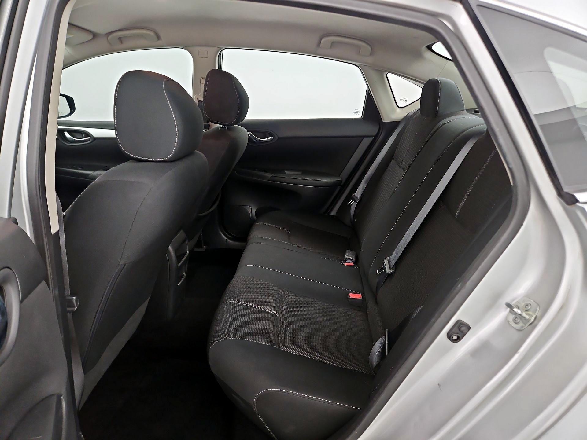 Thumbnail: 2018 Nissan Sentra - 17