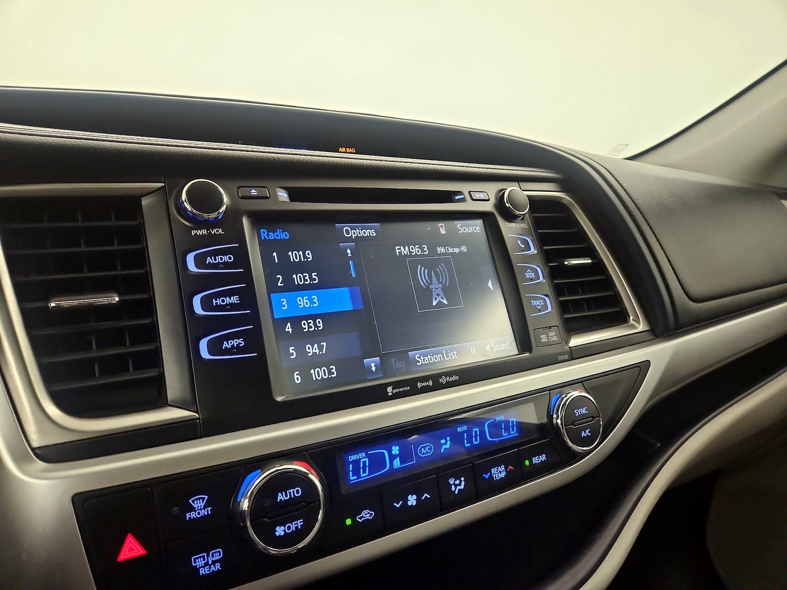 2016 Toyota Highlander XLE - Photo 14