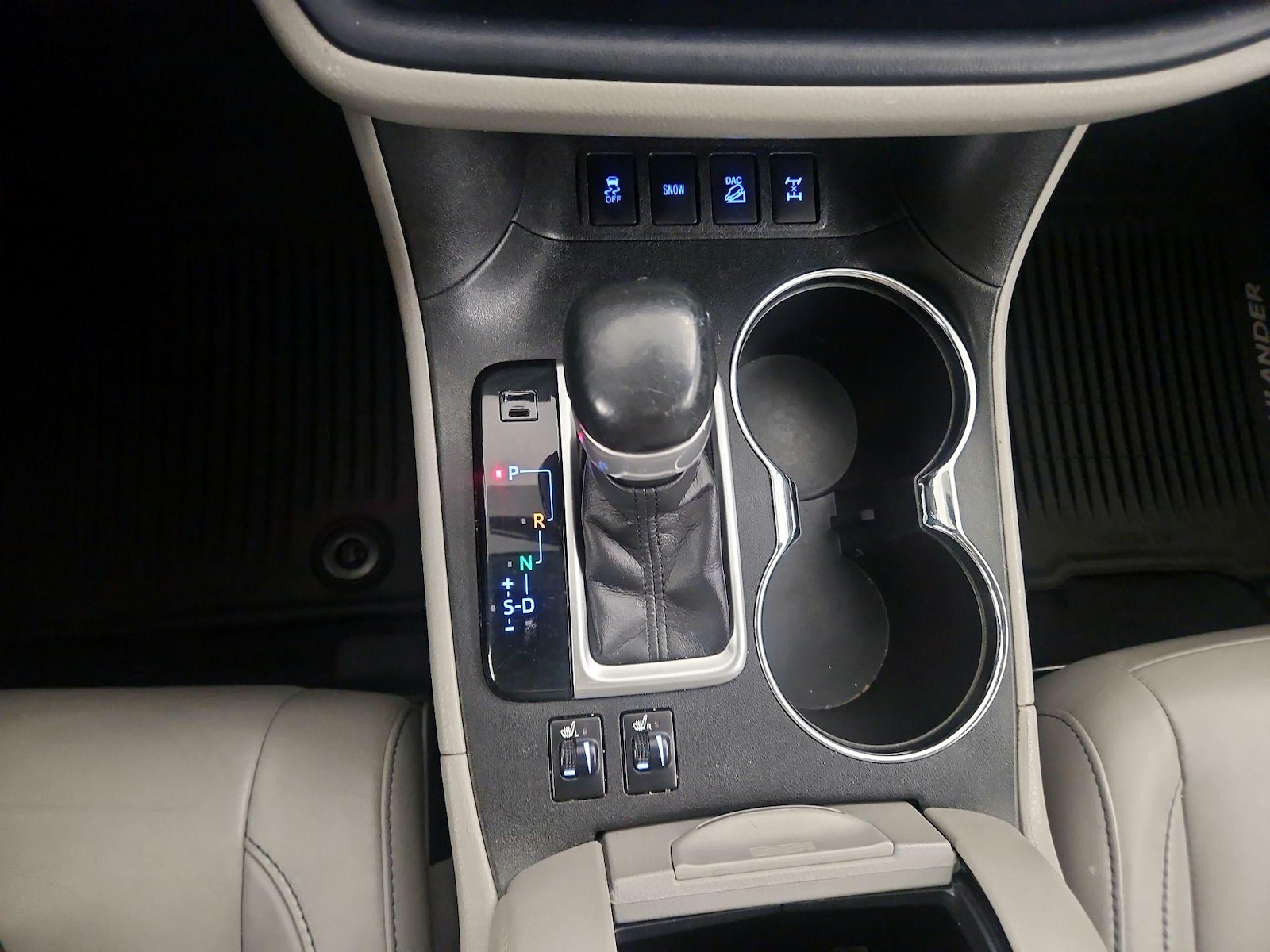 2016 Toyota Highlander XLE - Photo 16