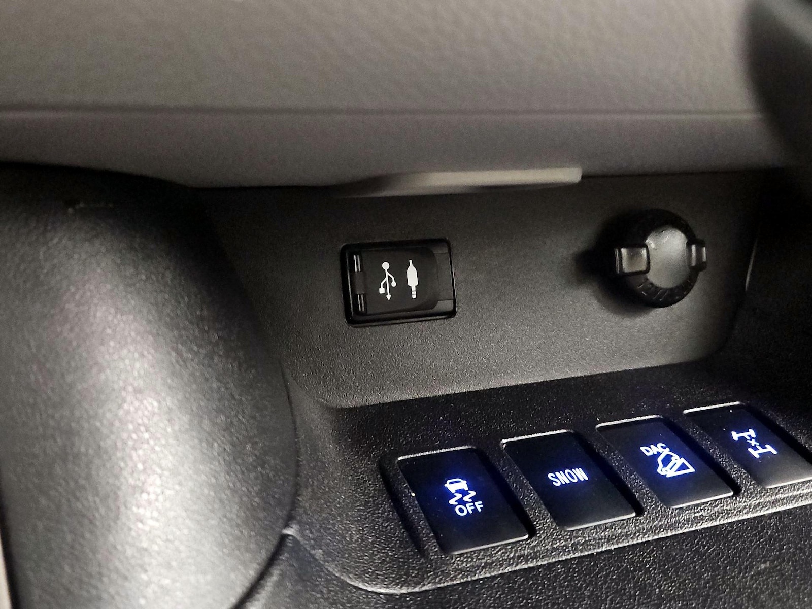 2016 Toyota Highlander XLE - Photo 17