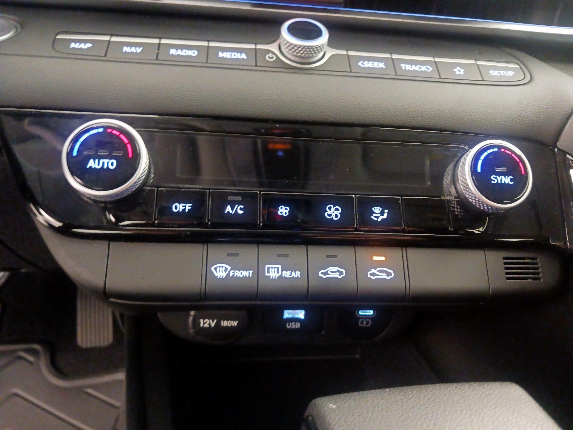 Thumbnail: 2024 Hyundai Elantra - 17
