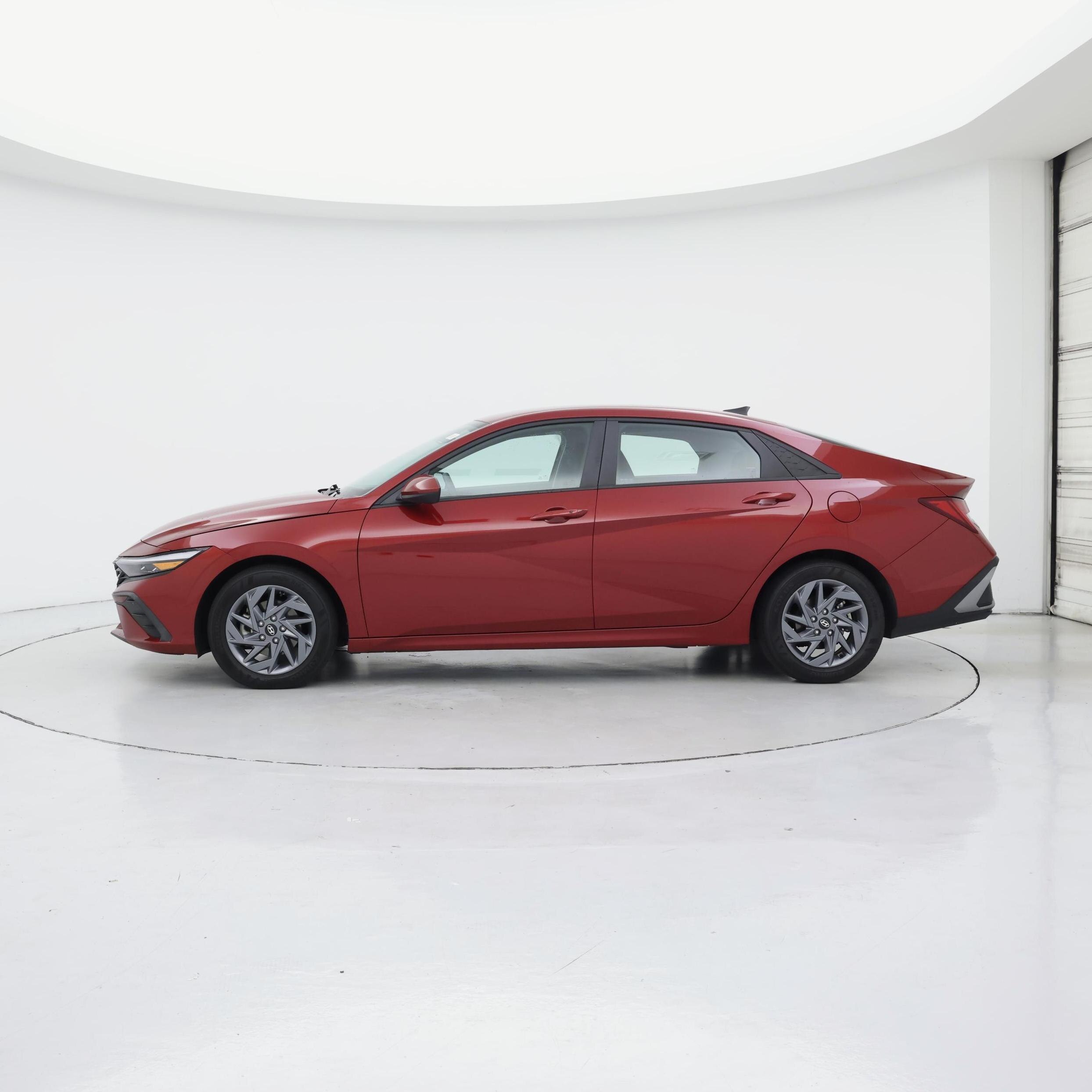 Thumbnail: 2024 Hyundai Elantra - 3