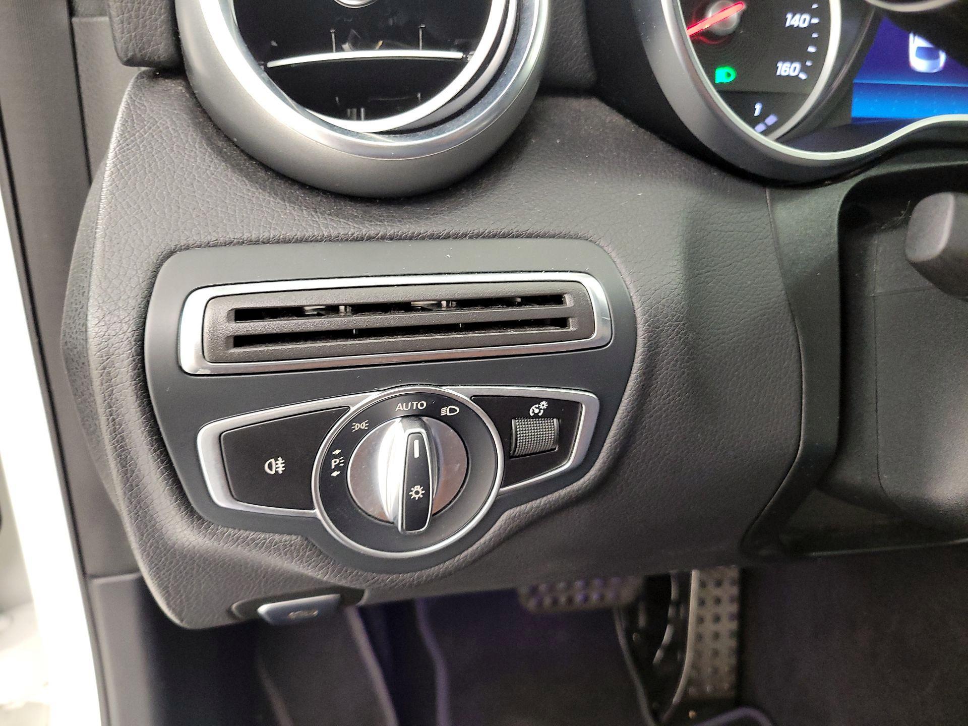 Thumbnail: 2020 Mercedes-Benz C-Class - 13