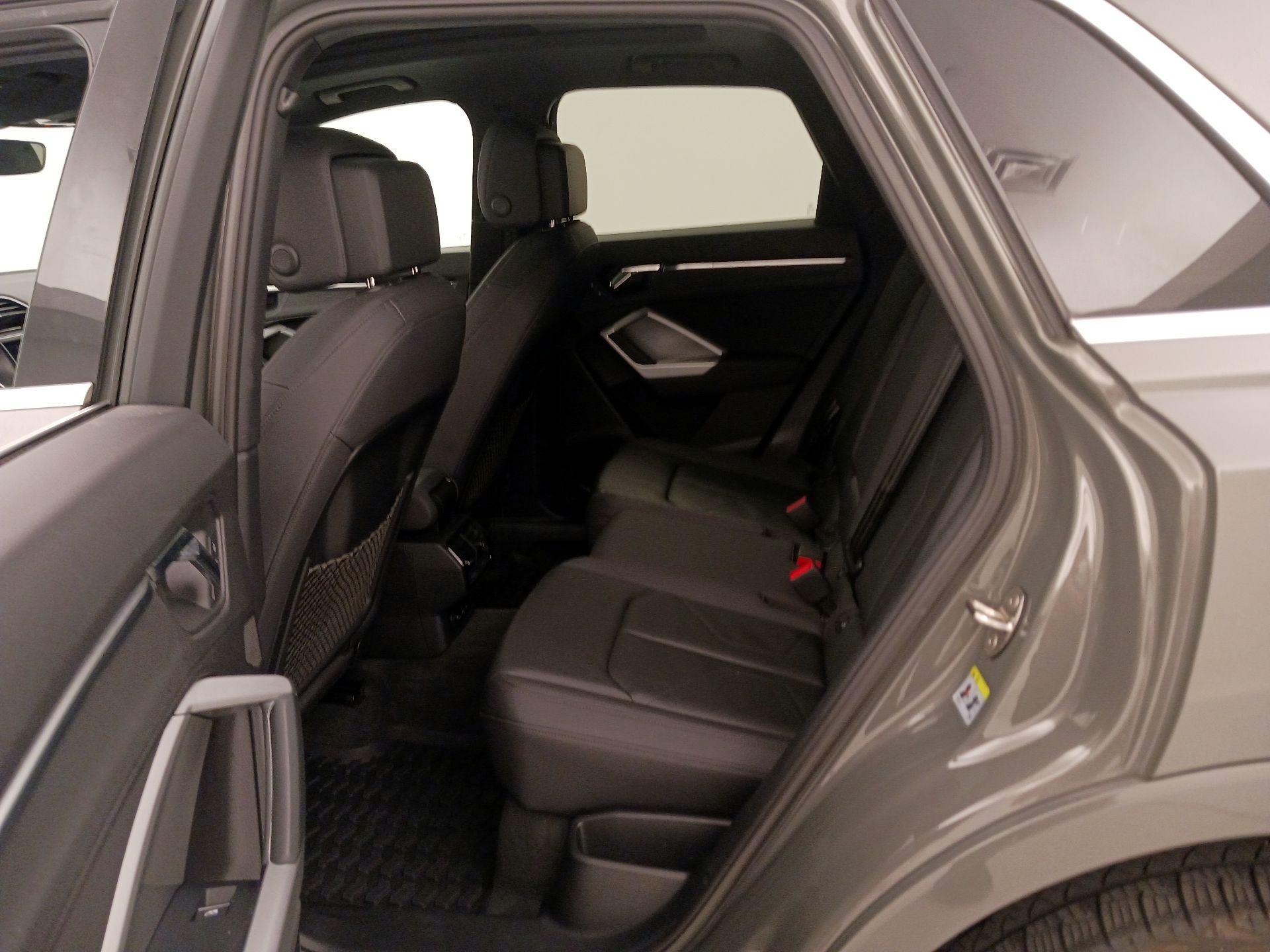 Thumbnail: 2020 Audi Q3 - 20