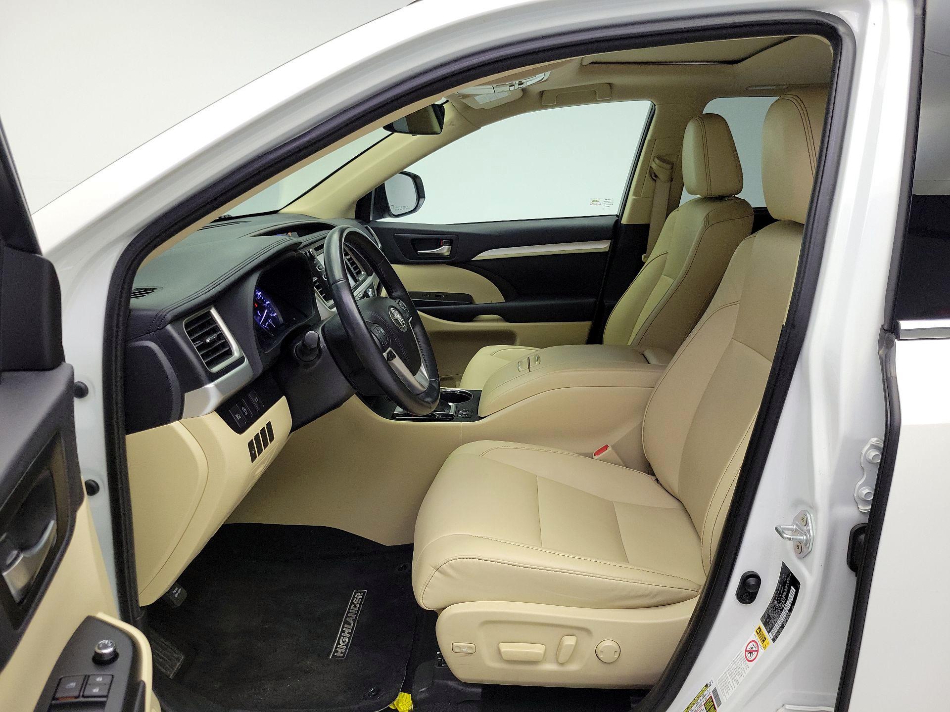 Thumbnail: 2019 Toyota Highlander - 11