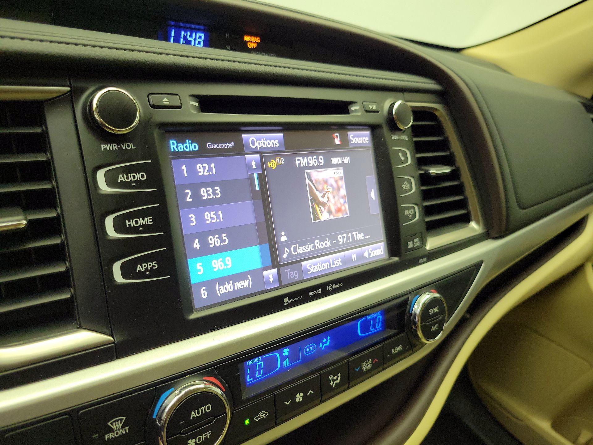 Thumbnail: 2019 Toyota Highlander - 15