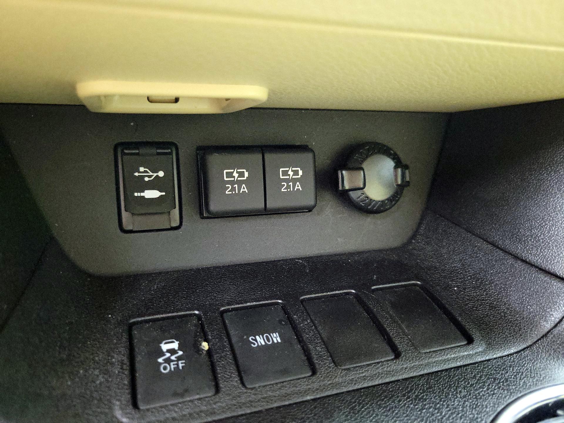 Thumbnail: 2019 Toyota Highlander - 18