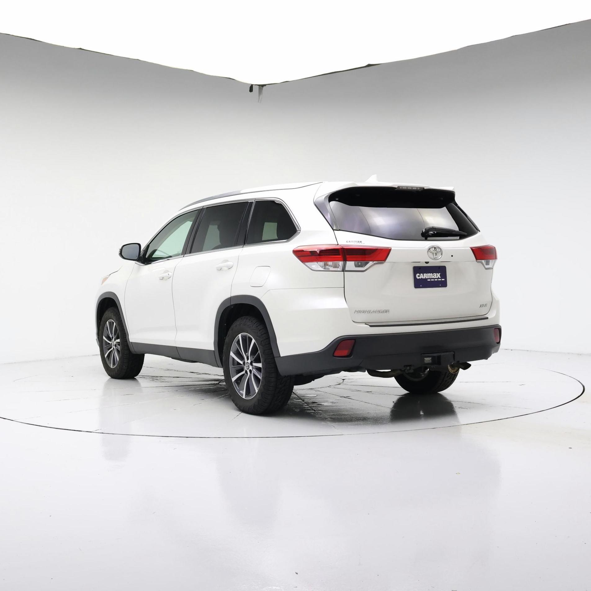 Thumbnail: 2019 Toyota Highlander - 2