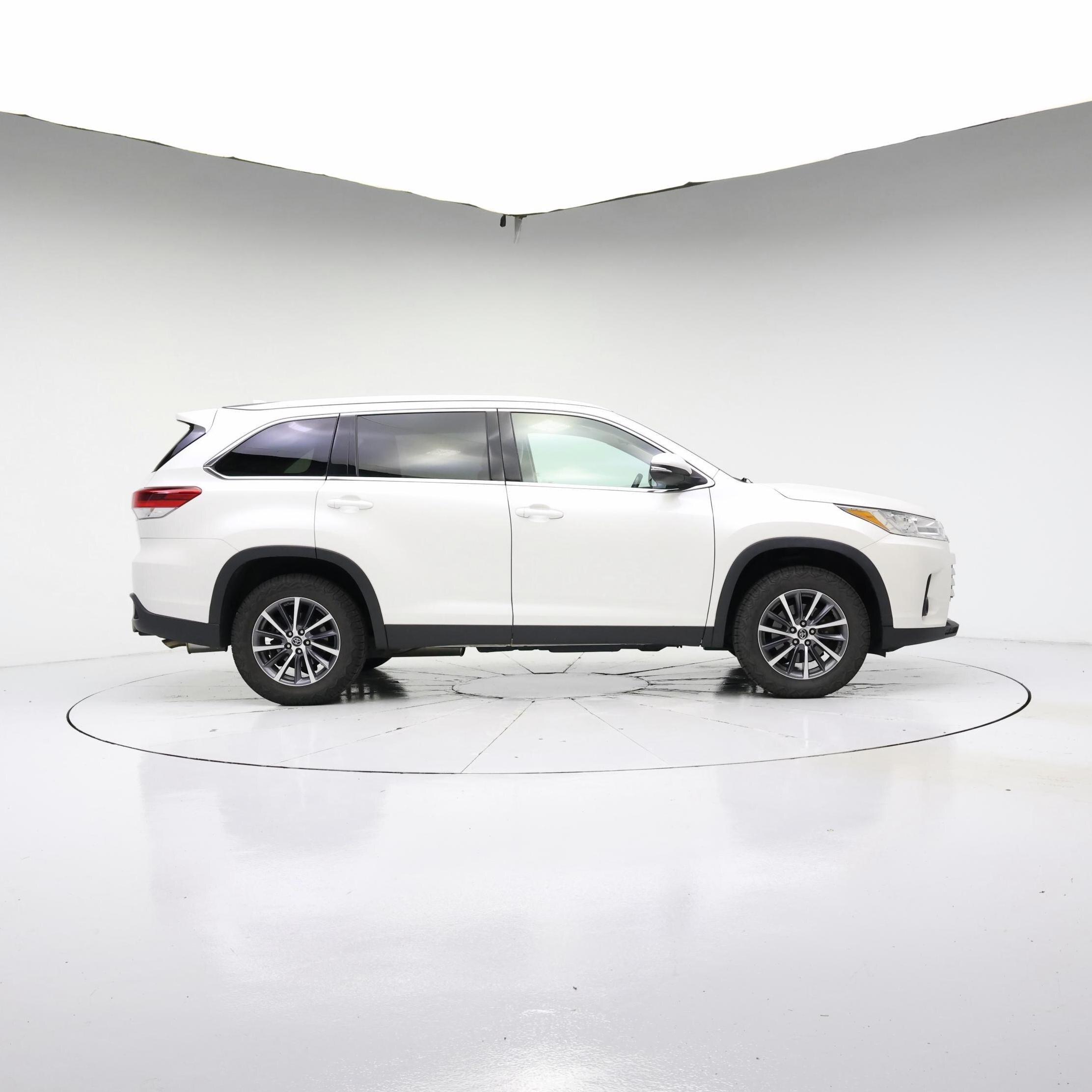 Thumbnail: 2019 Toyota Highlander - 7