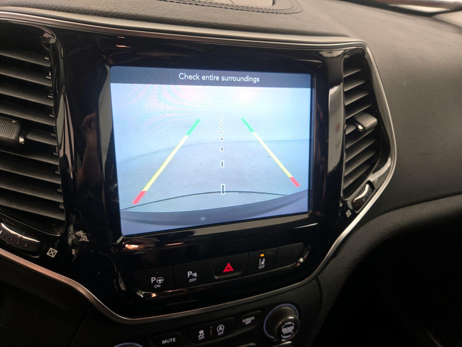 Thumbnail: 2021 Jeep Cherokee - 14