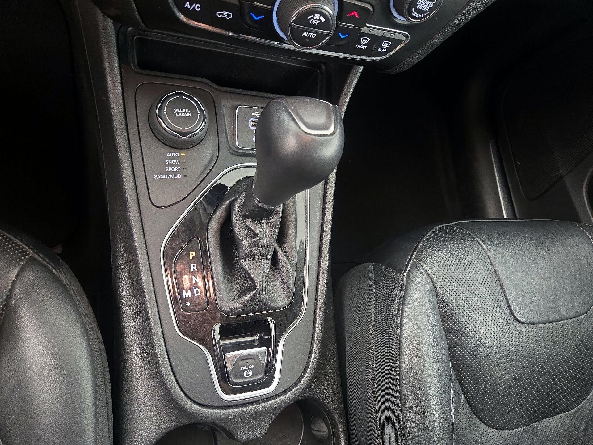 Thumbnail: 2021 Jeep Cherokee - 17