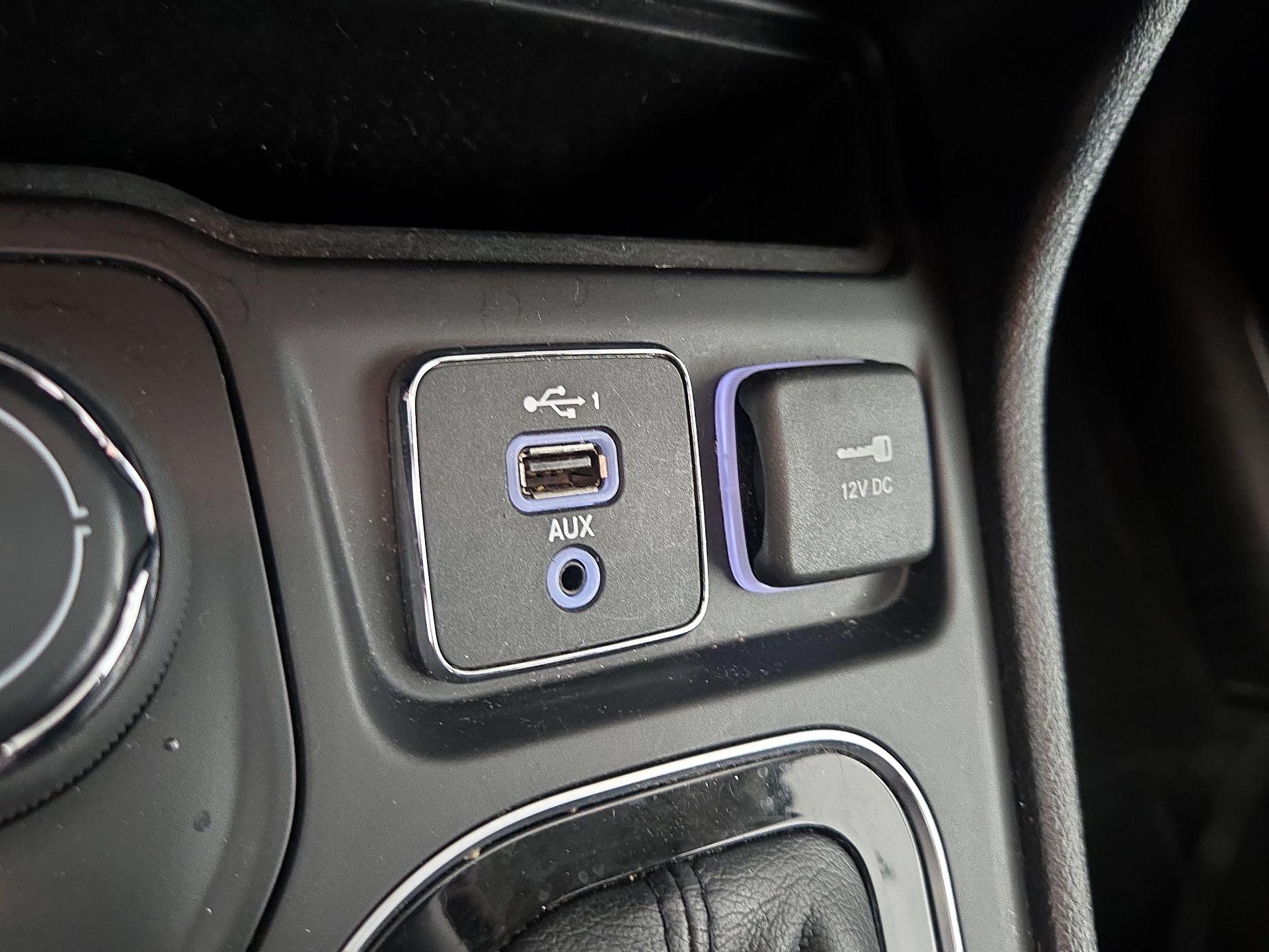 Thumbnail: 2021 Jeep Cherokee - 18