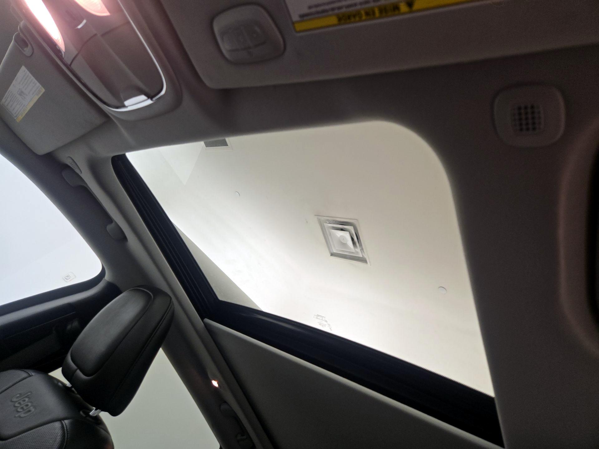 Thumbnail: 2021 Jeep Cherokee - 19