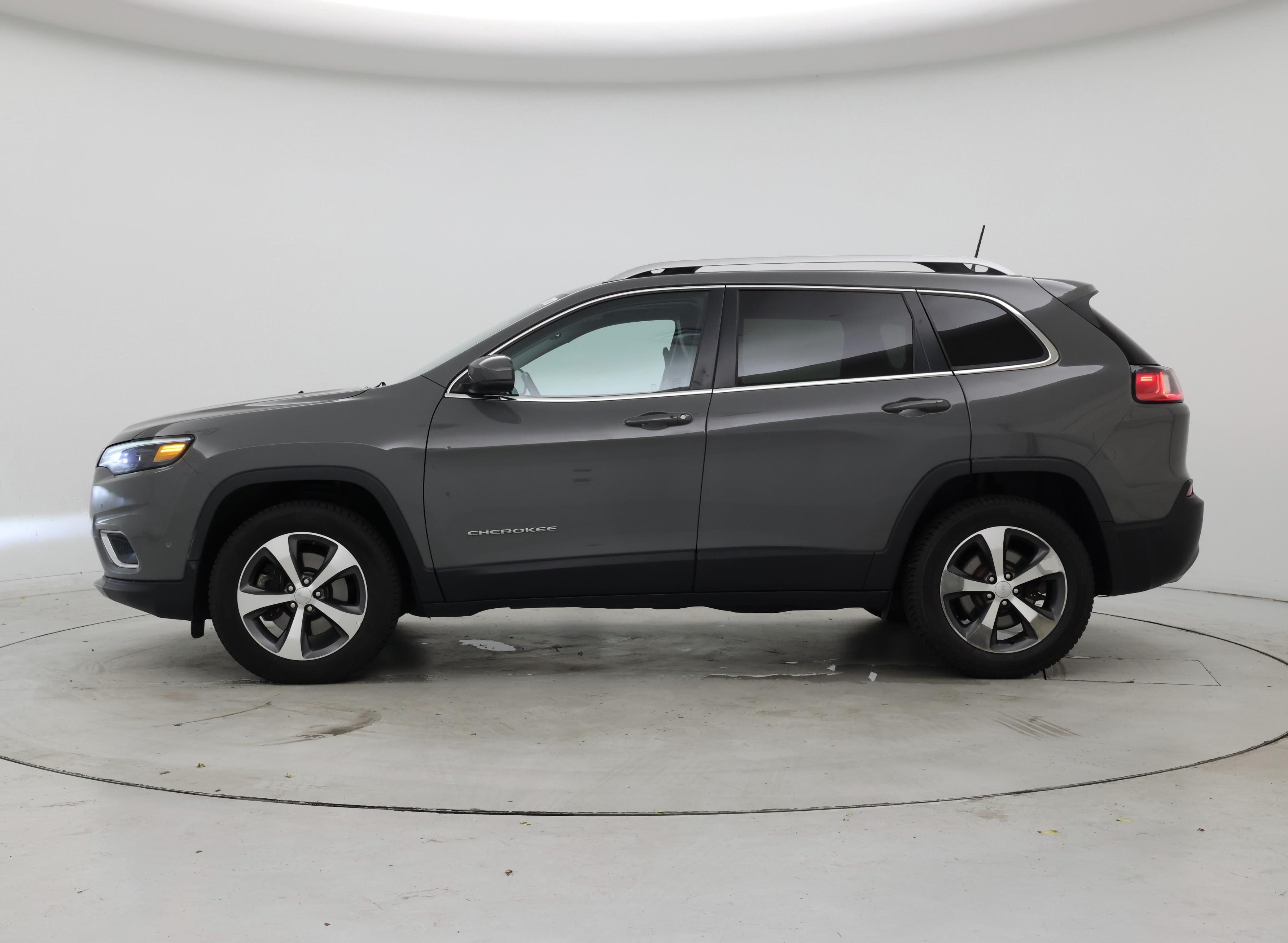 Thumbnail: 2021 Jeep Cherokee - 3