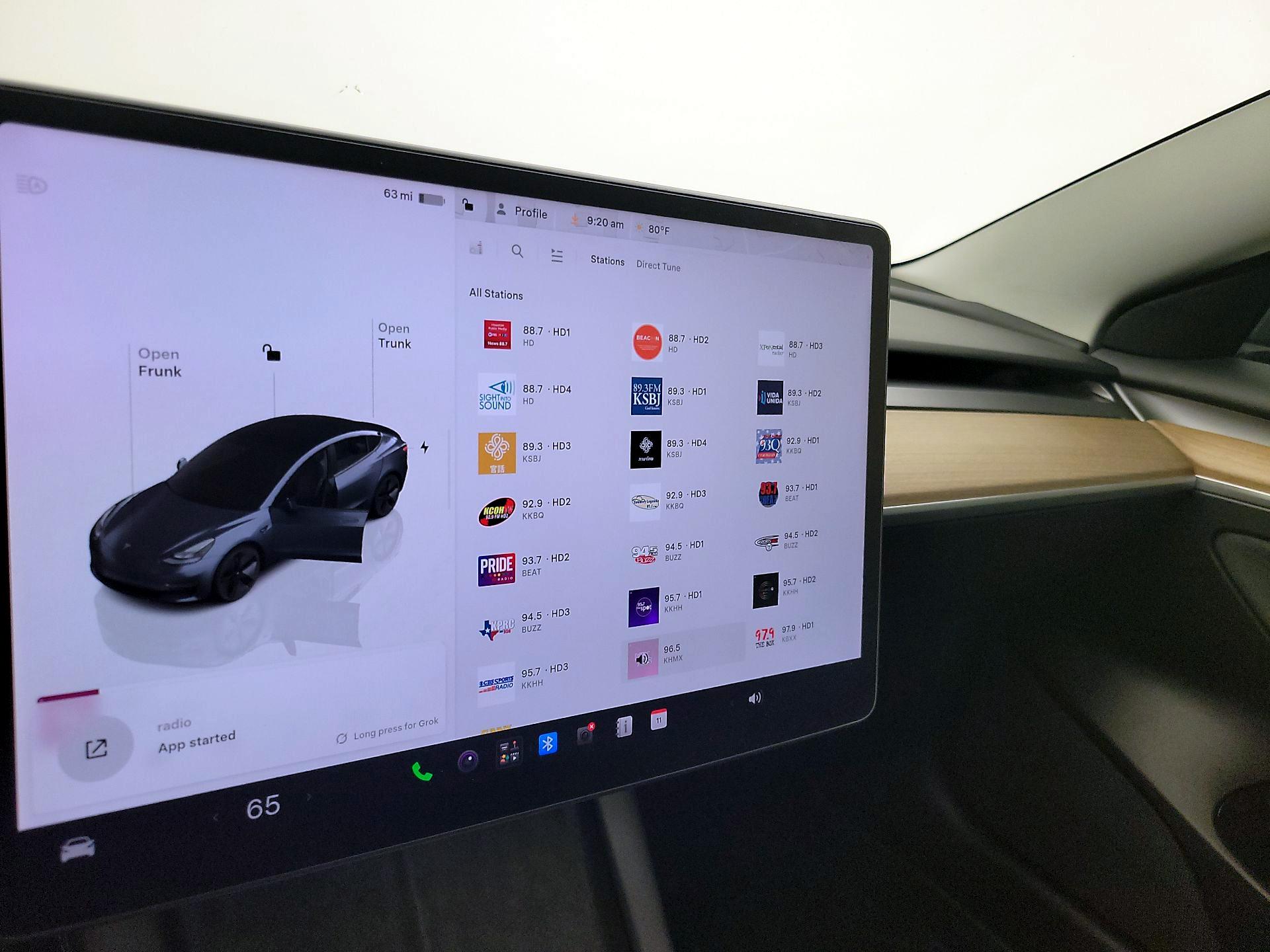 Thumbnail: 2023 Tesla Model 3 - 15