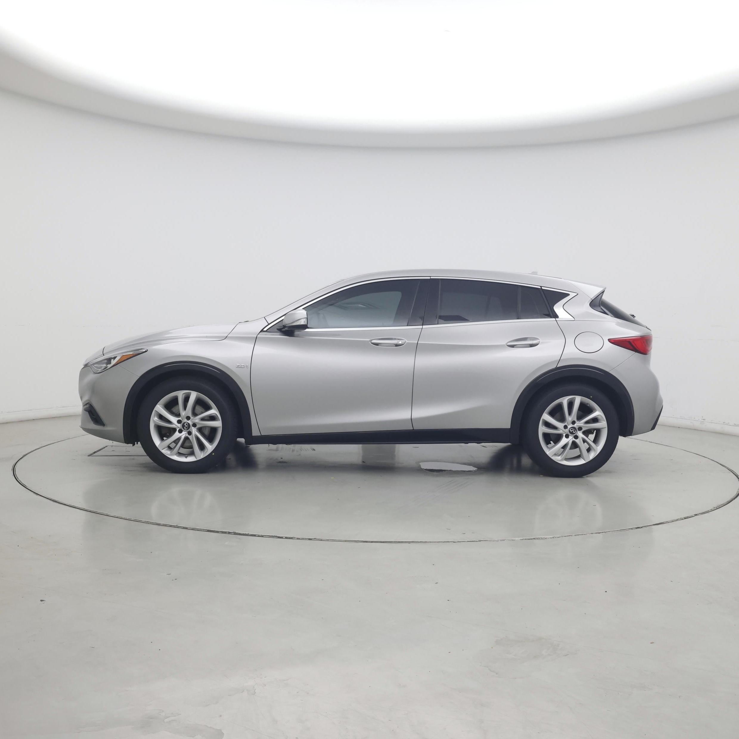 Thumbnail: 2017 INFINITI QX30 - 3