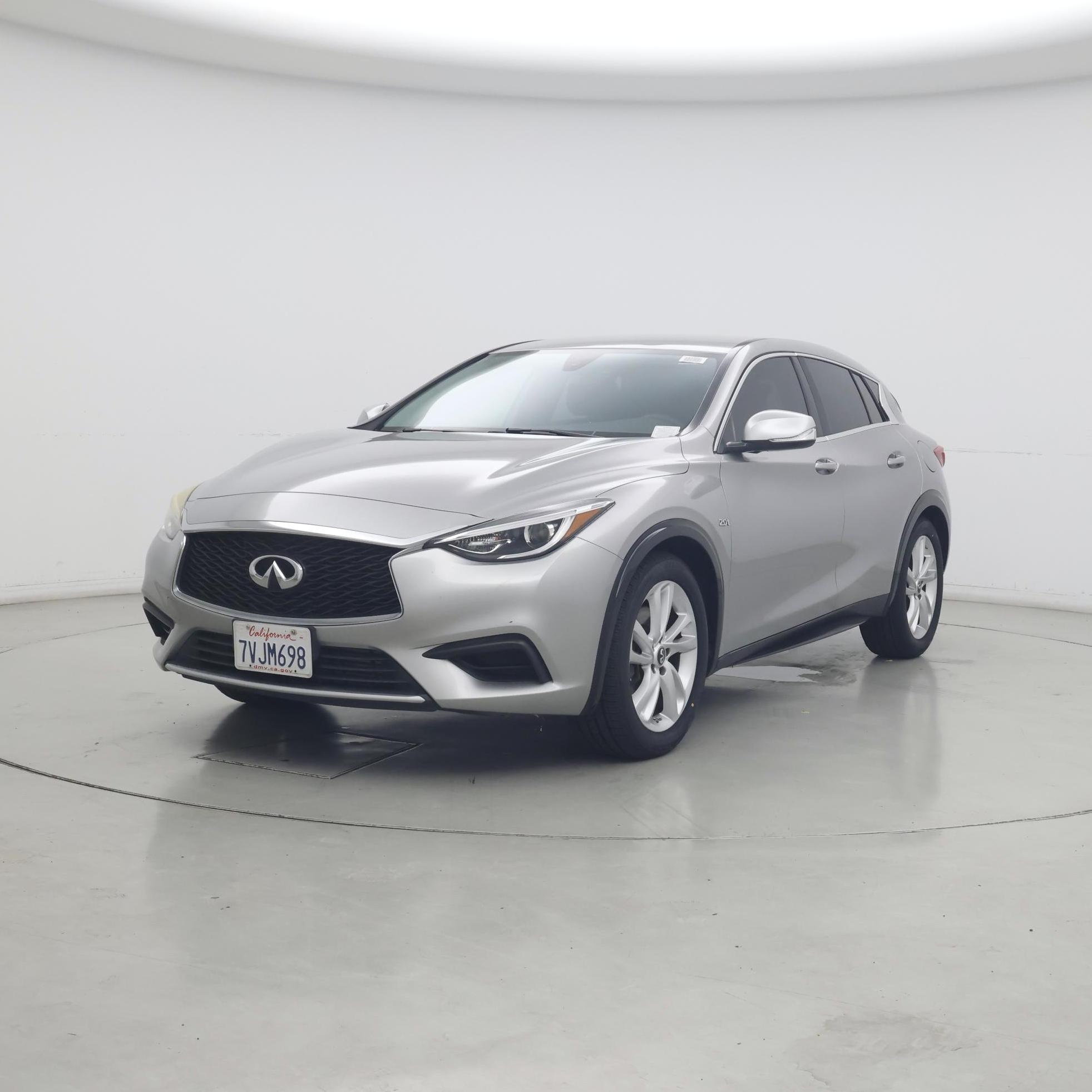 Thumbnail: 2017 INFINITI QX30 - 4