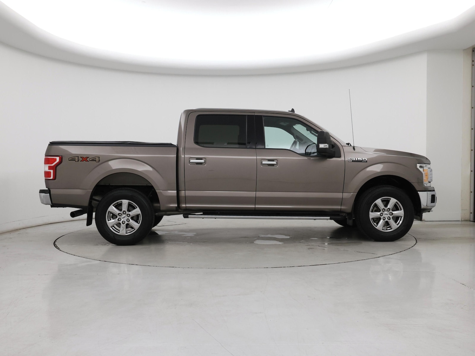 2020 Ford F-150 XLT - Photo 8