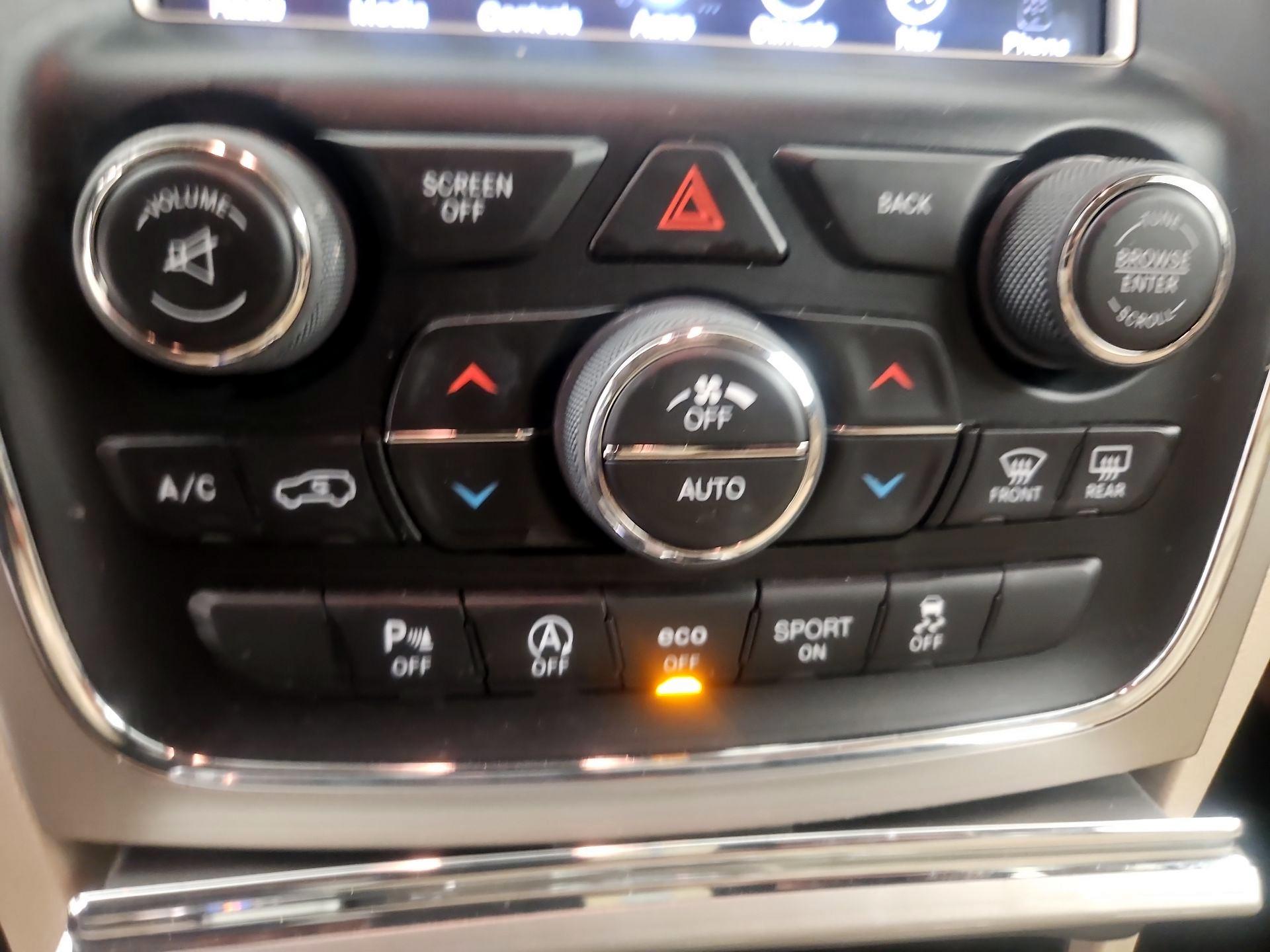 Thumbnail: 2017 Jeep Grand Cherokee - 17