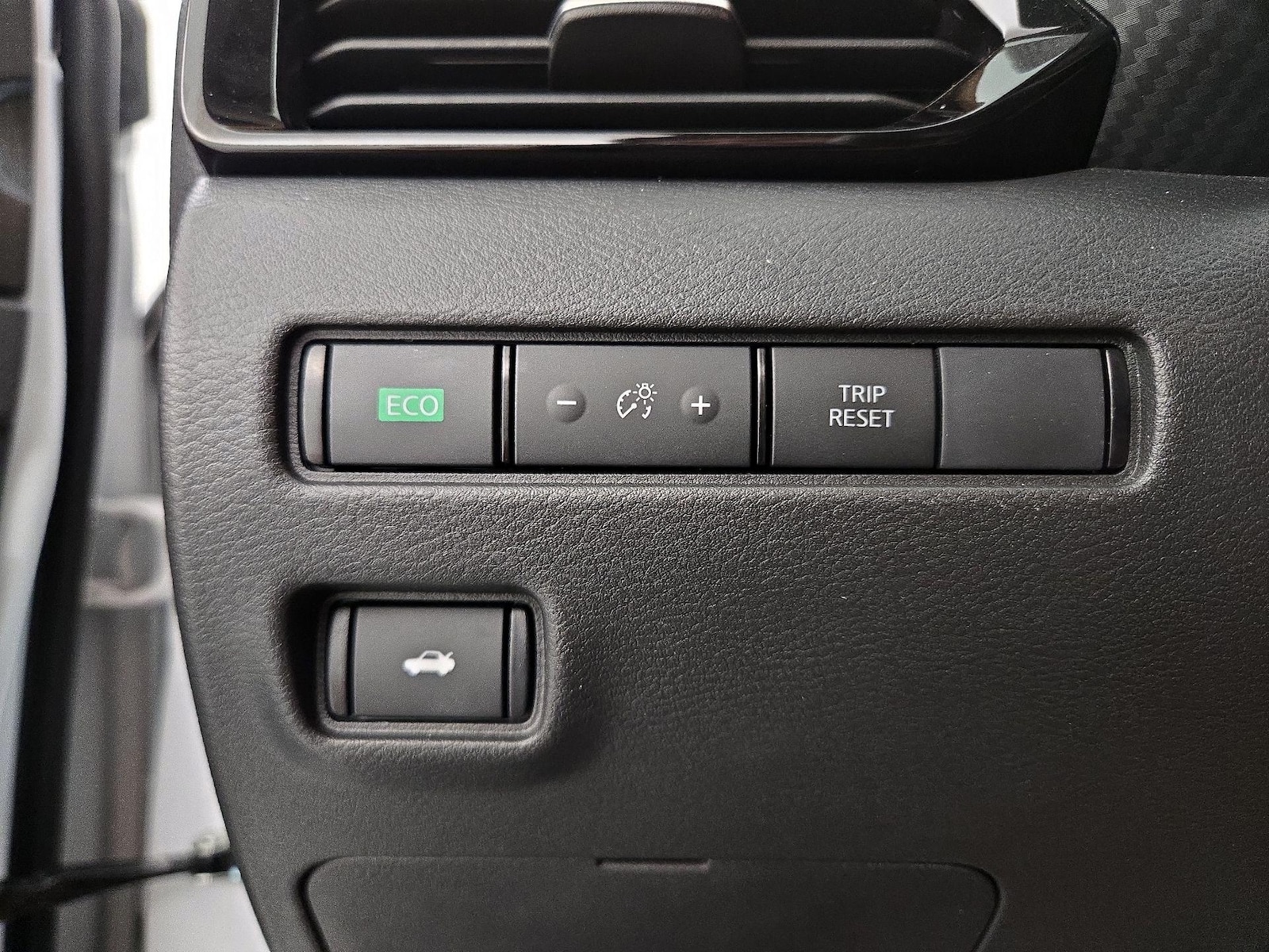 2025 Nissan Sentra SV - Photo 14
