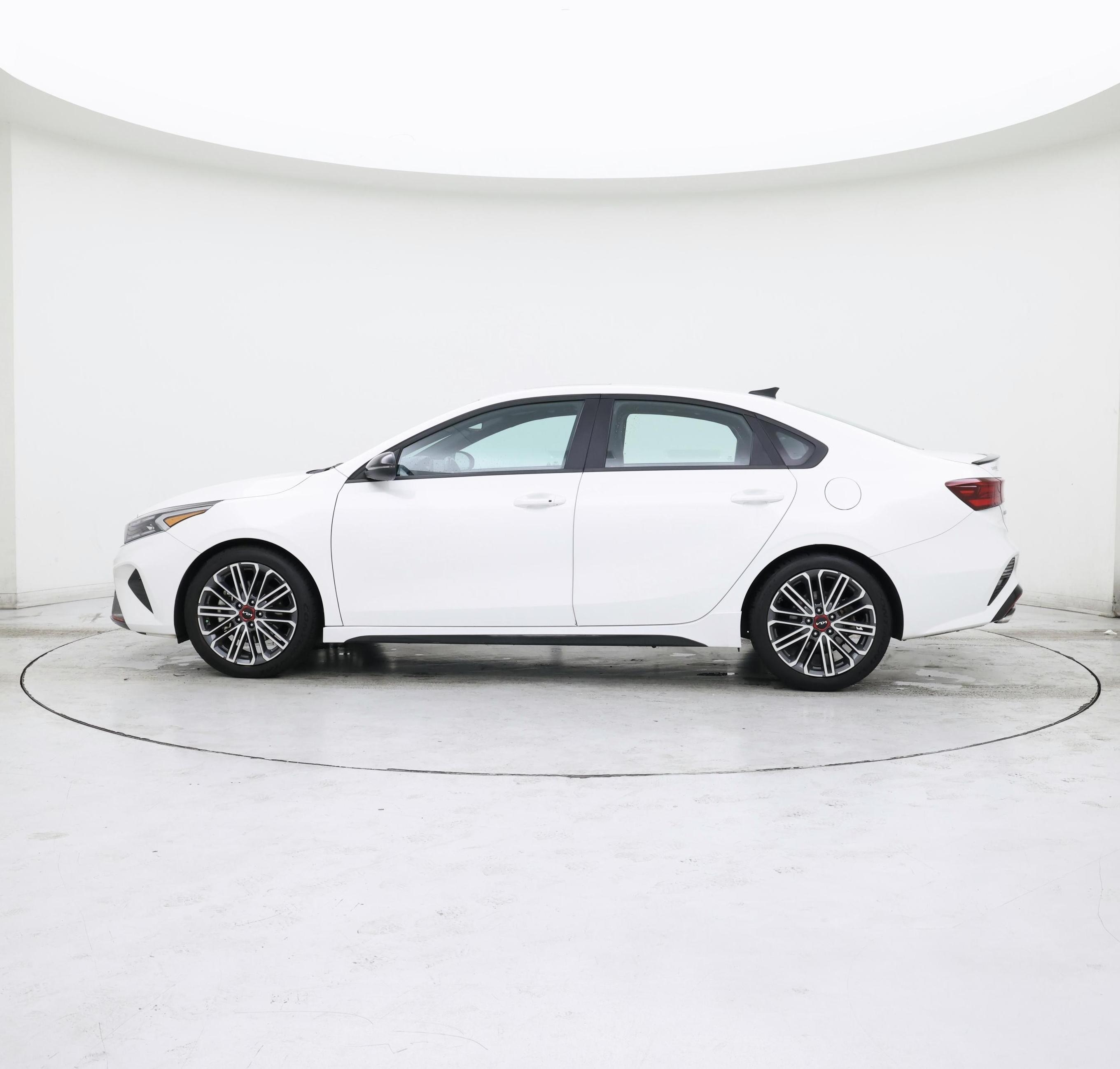 Thumbnail: 2023 Kia Forte - 3