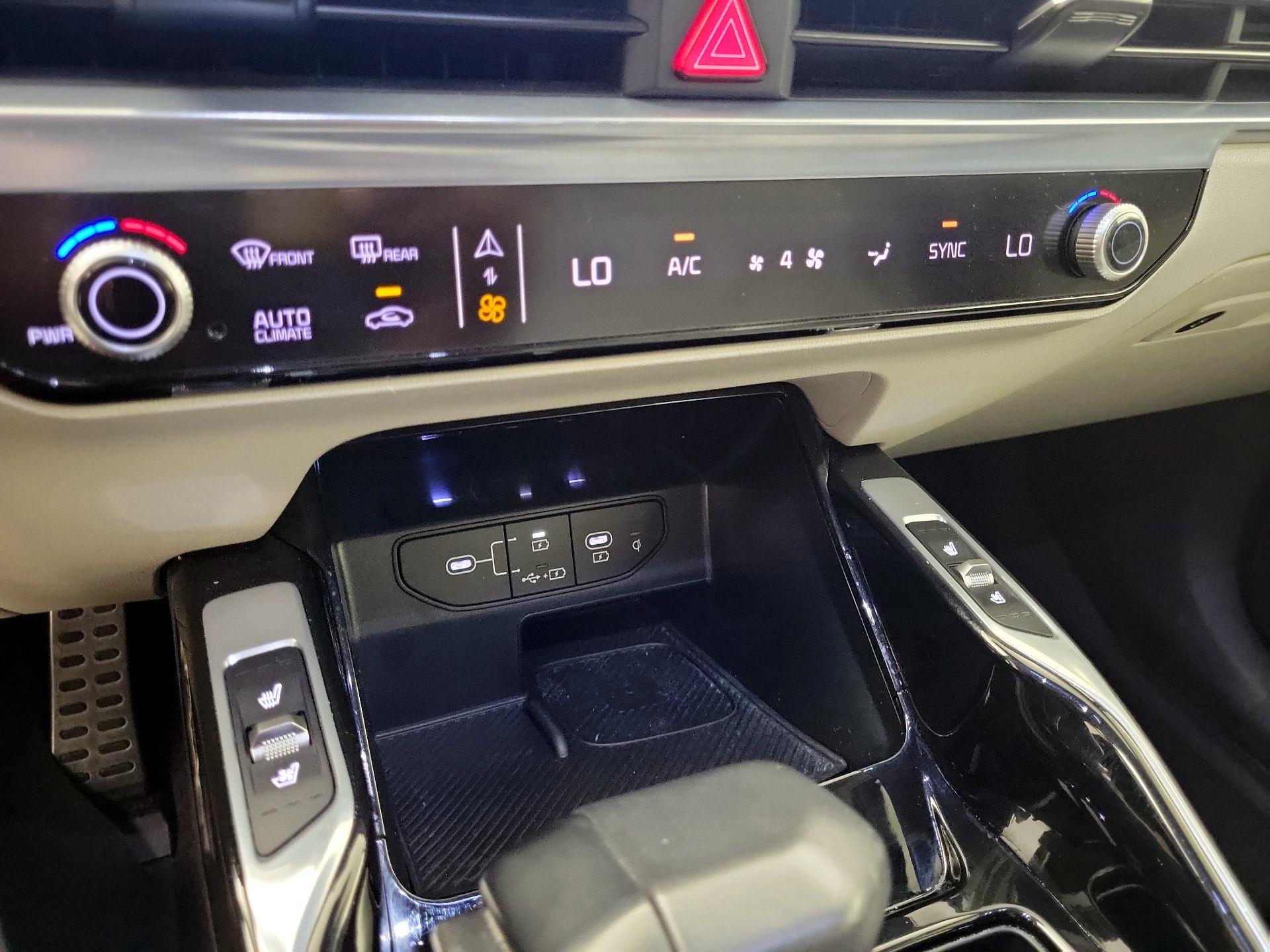 Thumbnail: 2024 Kia Sorento - 16