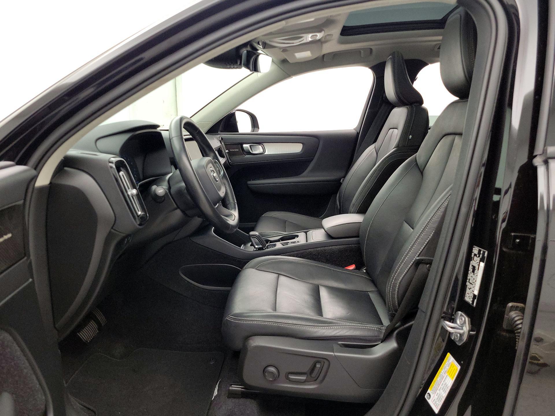 Thumbnail: 2019 Volvo XC40 - 10