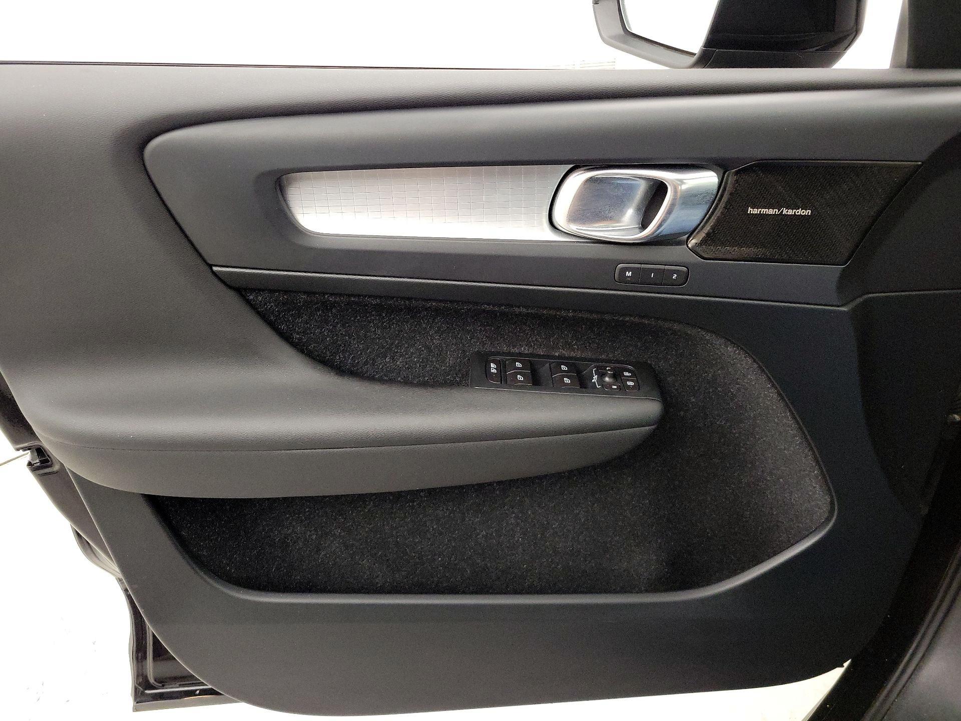 Thumbnail: 2019 Volvo XC40 - 11