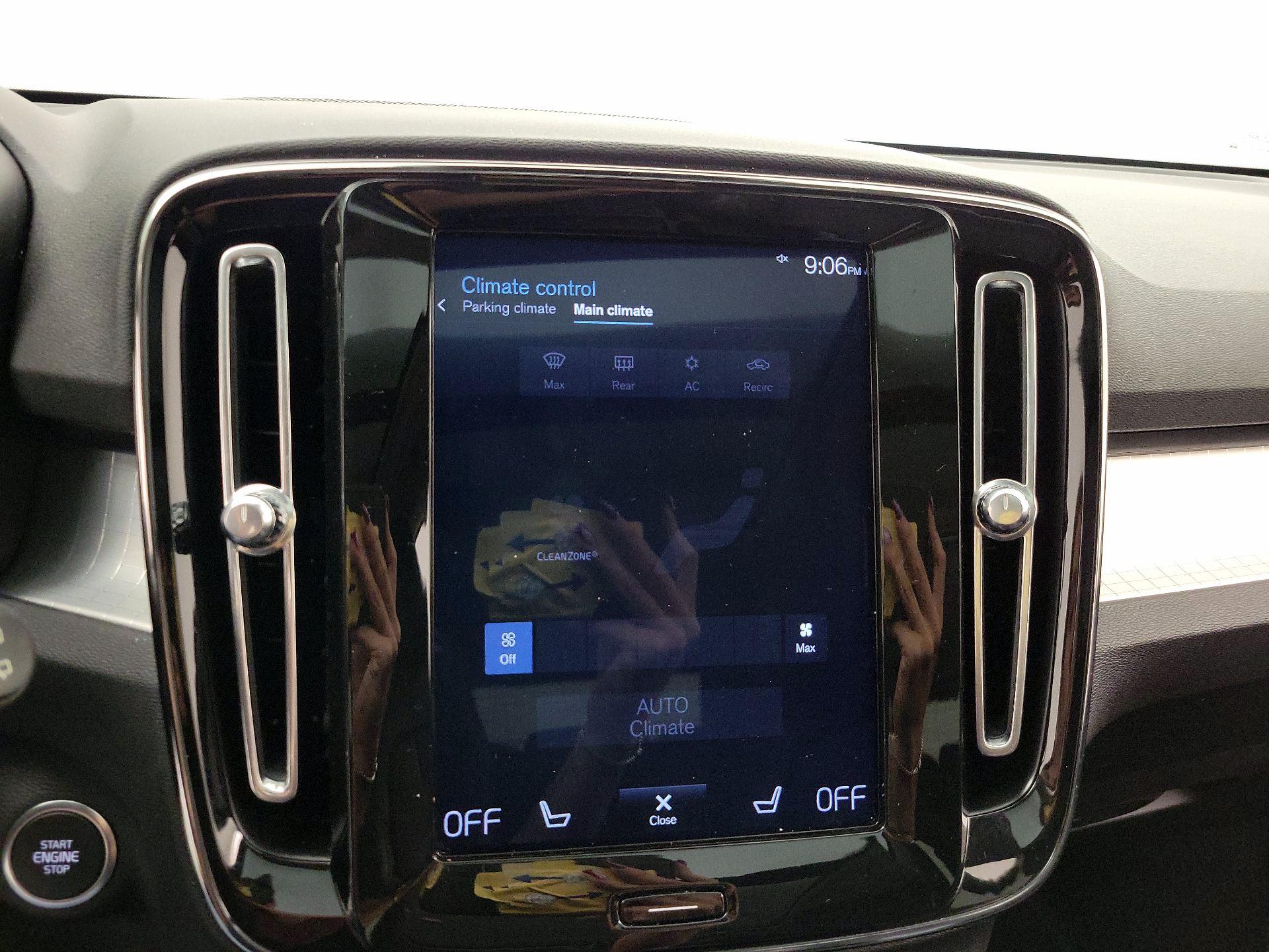 Thumbnail: 2019 Volvo XC40 - 16