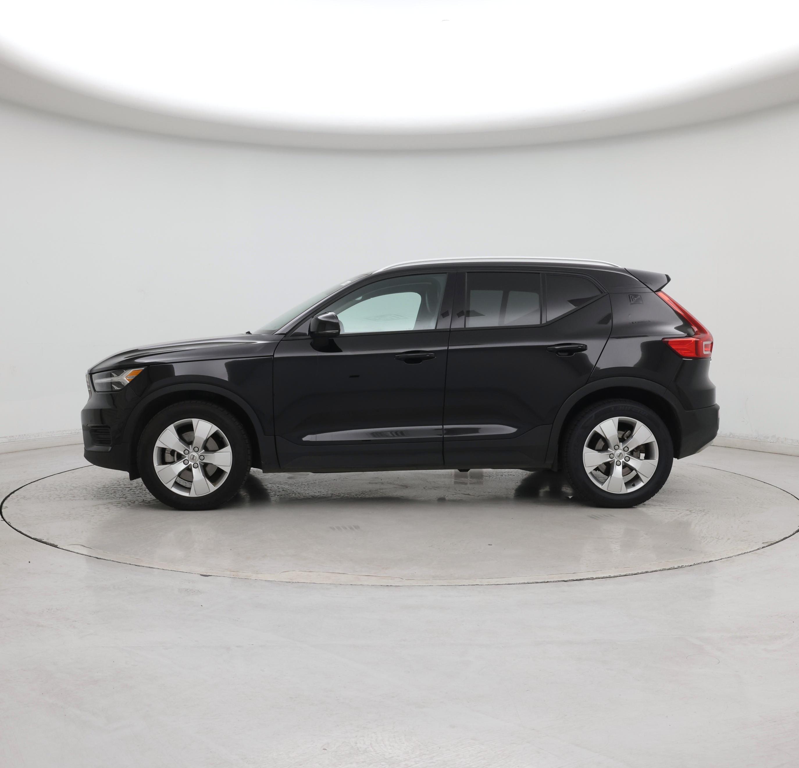 Thumbnail: 2019 Volvo XC40 - 3