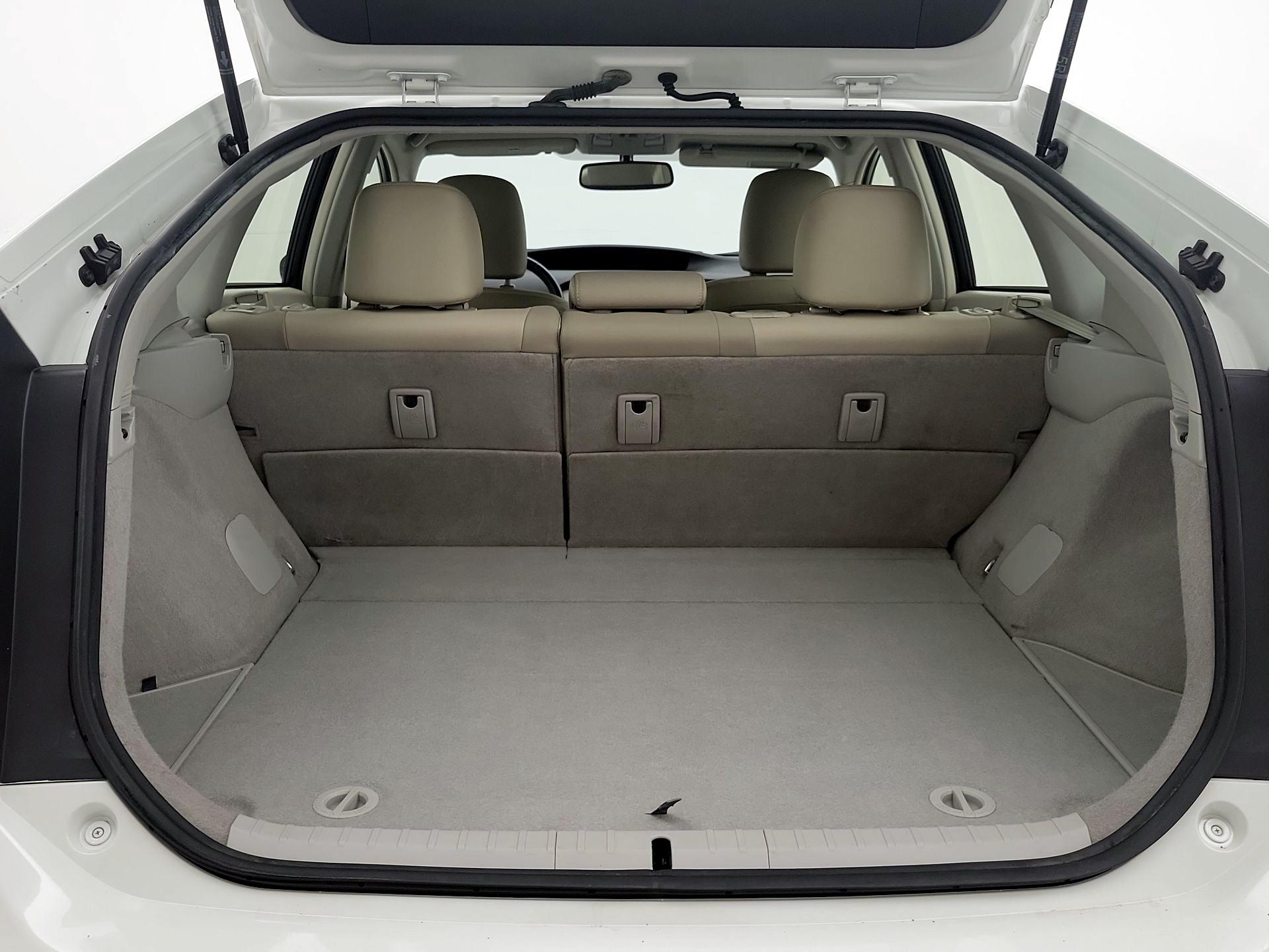 Thumbnail: 2015 Toyota Prius - 19