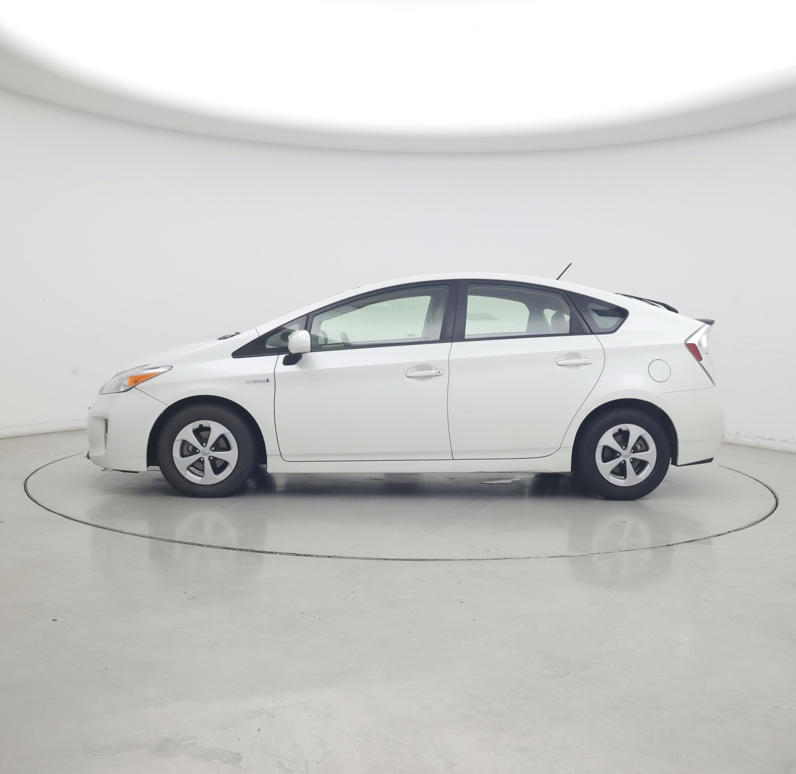 Thumbnail: 2015 Toyota Prius - 3