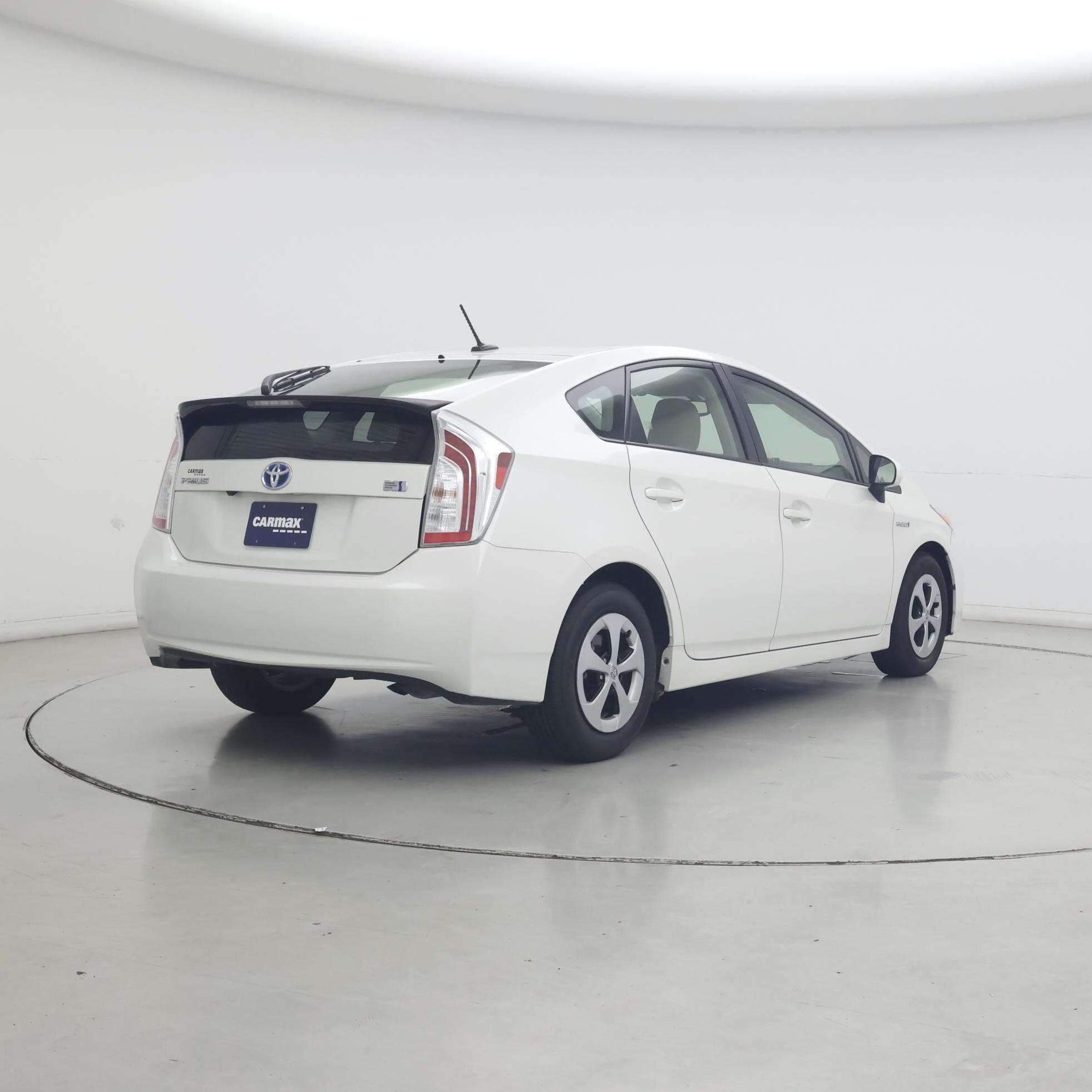 Thumbnail: 2015 Toyota Prius - 8