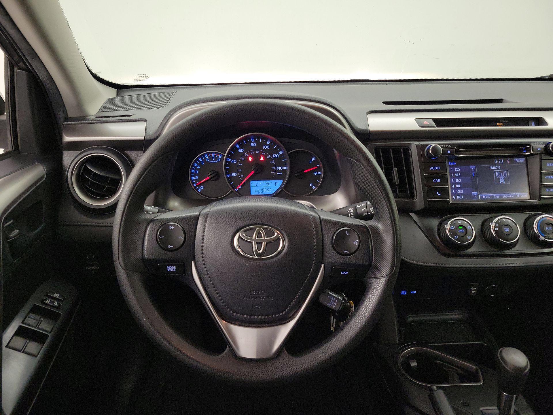 Thumbnail: 2016 Toyota RAV4 - 10