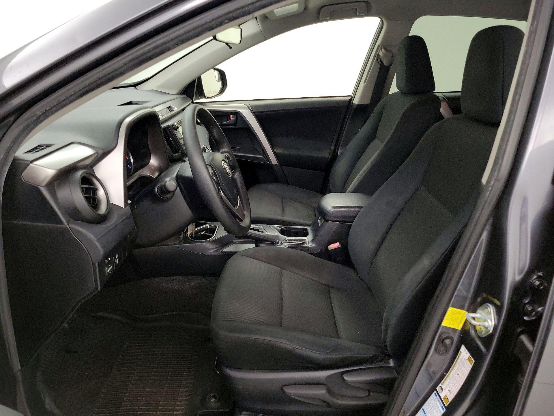 Thumbnail: 2016 Toyota RAV4 - 11