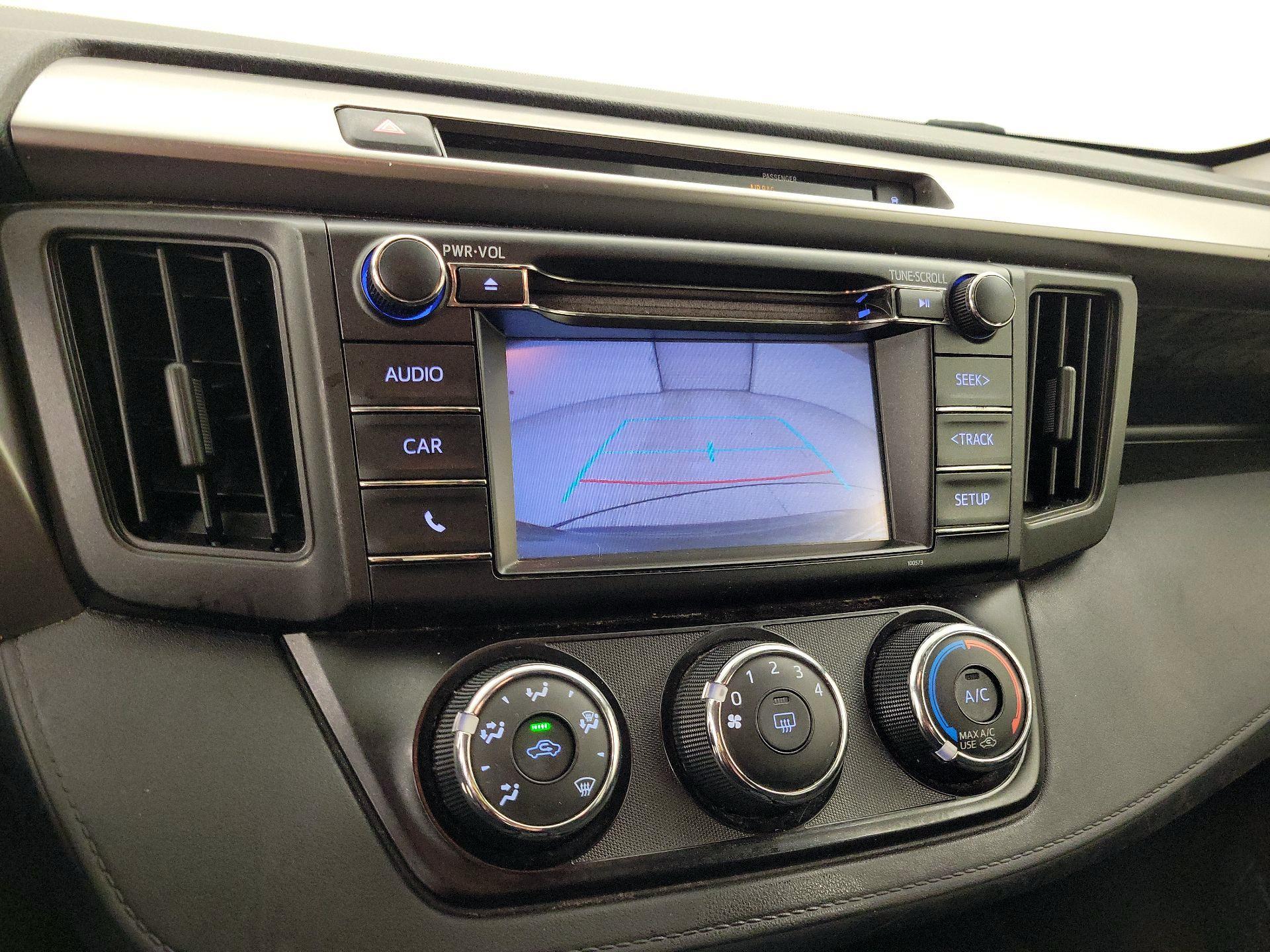 Thumbnail: 2016 Toyota RAV4 - 14
